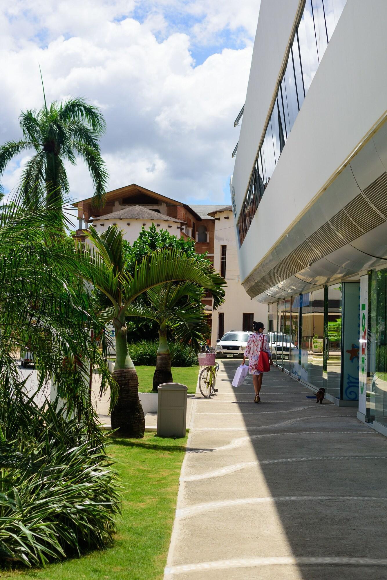 Vista Exterior Puerto Plaza Las Terrenas