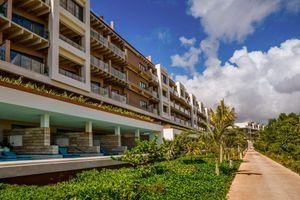 Hoteles en Playa Mujeres a la Orilla del Mar
