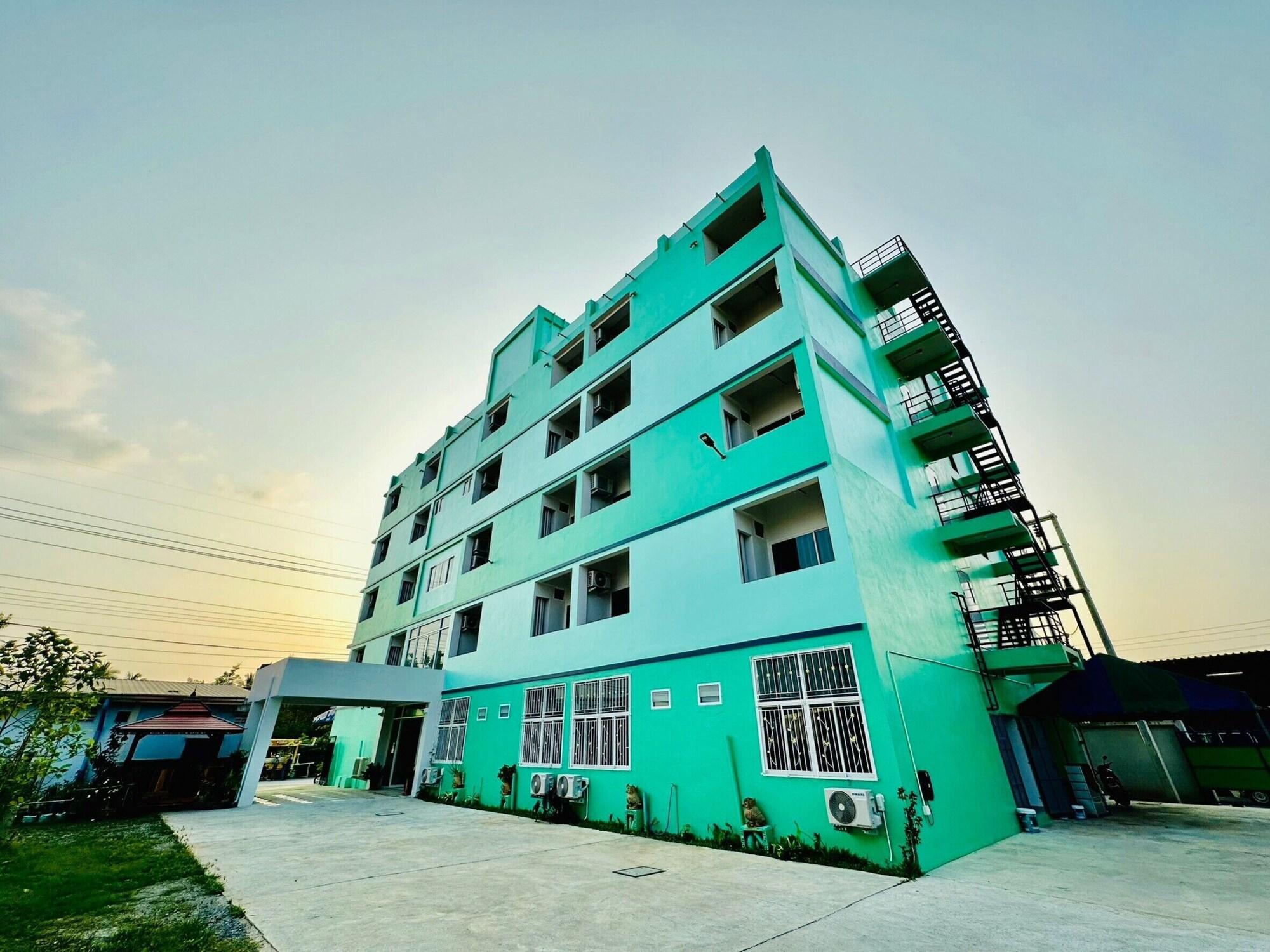 Vista Exterior BureeSateng Hotel