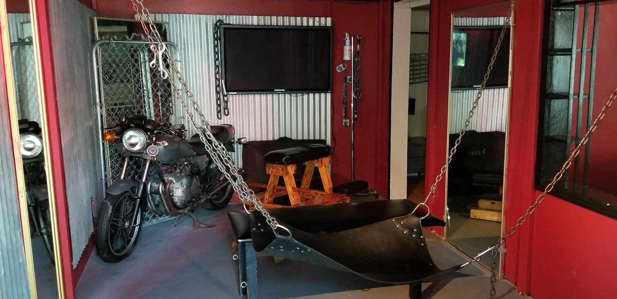 Set de Habitación Inn Leather Guest House - Male Only LGBT