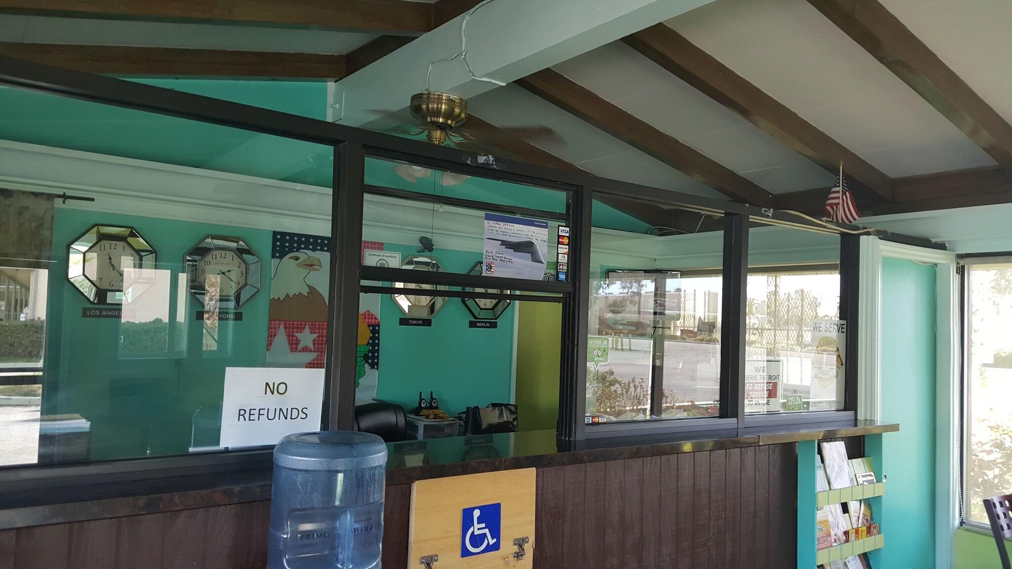 Vista Lobby Town House Motel