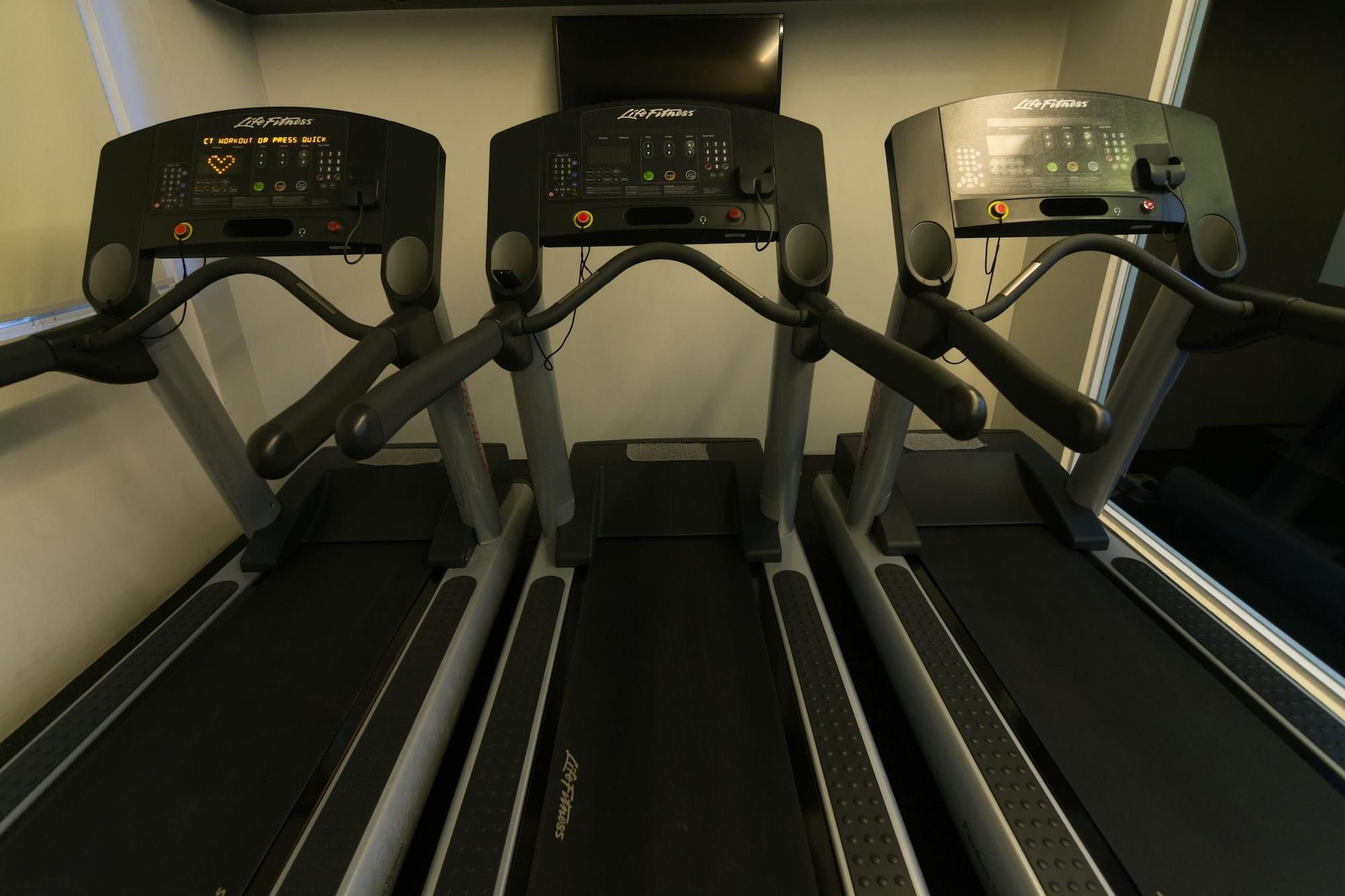 Gimnasio Clover Suites Royal Lake Yangon