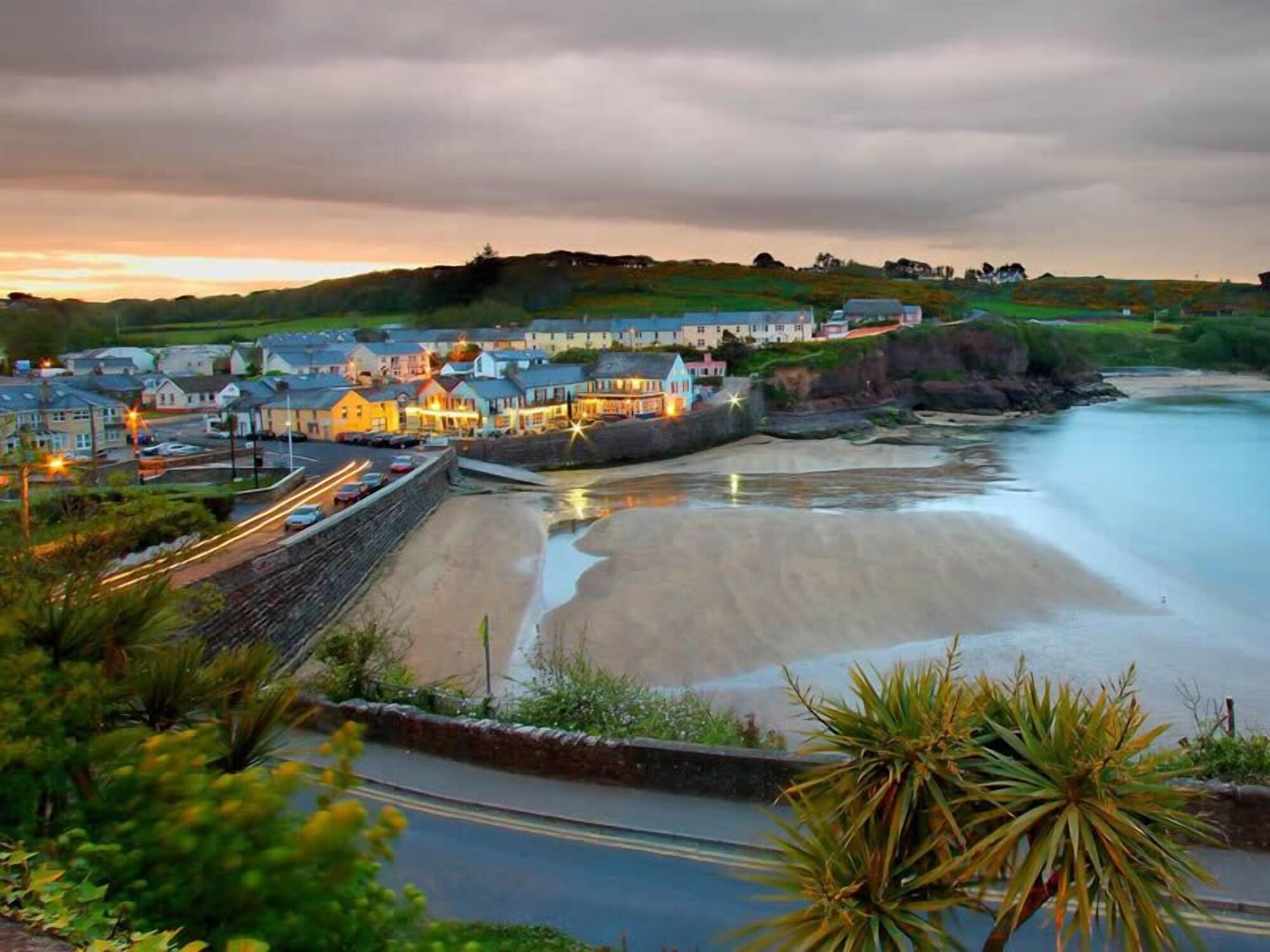 Varios The Strand Inn