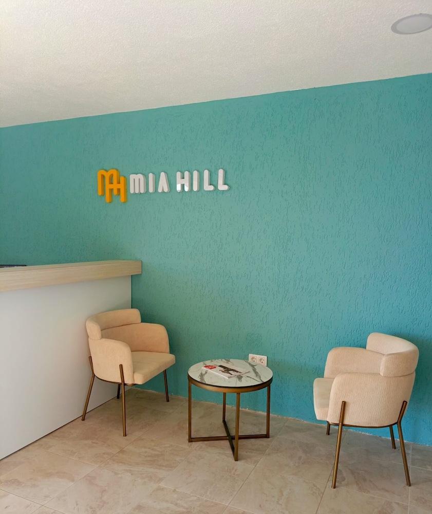 Vista Lobby Mia Hill Suites