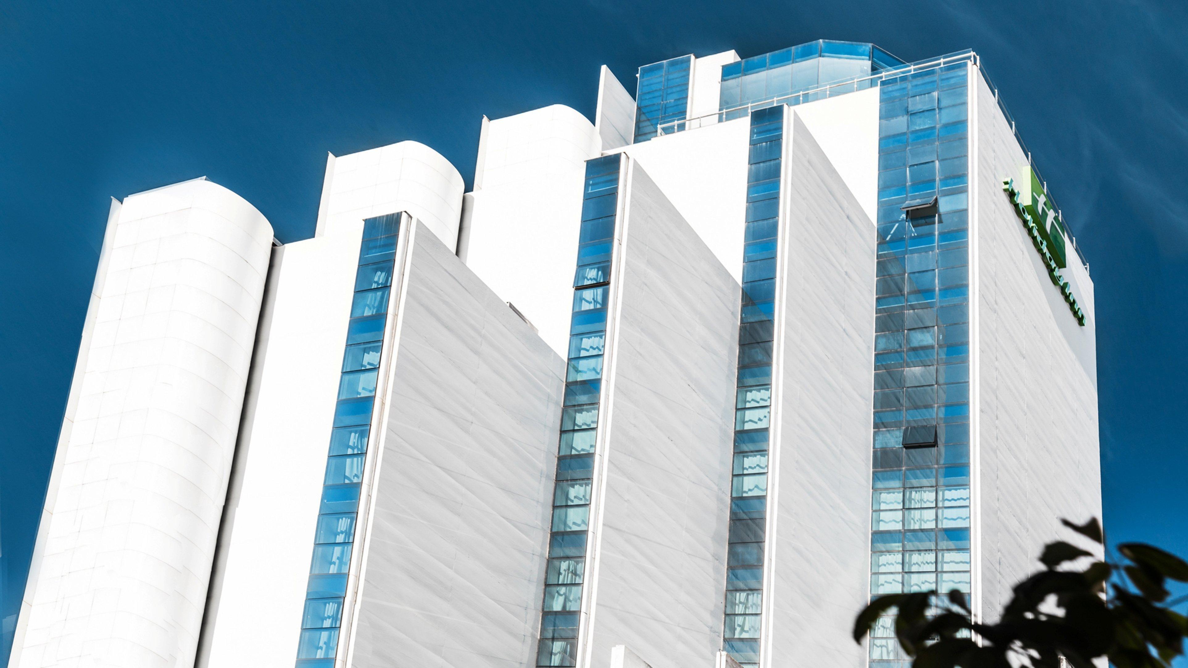 Vista Exterior Holiday Inn Rosario, an IHG Hotel