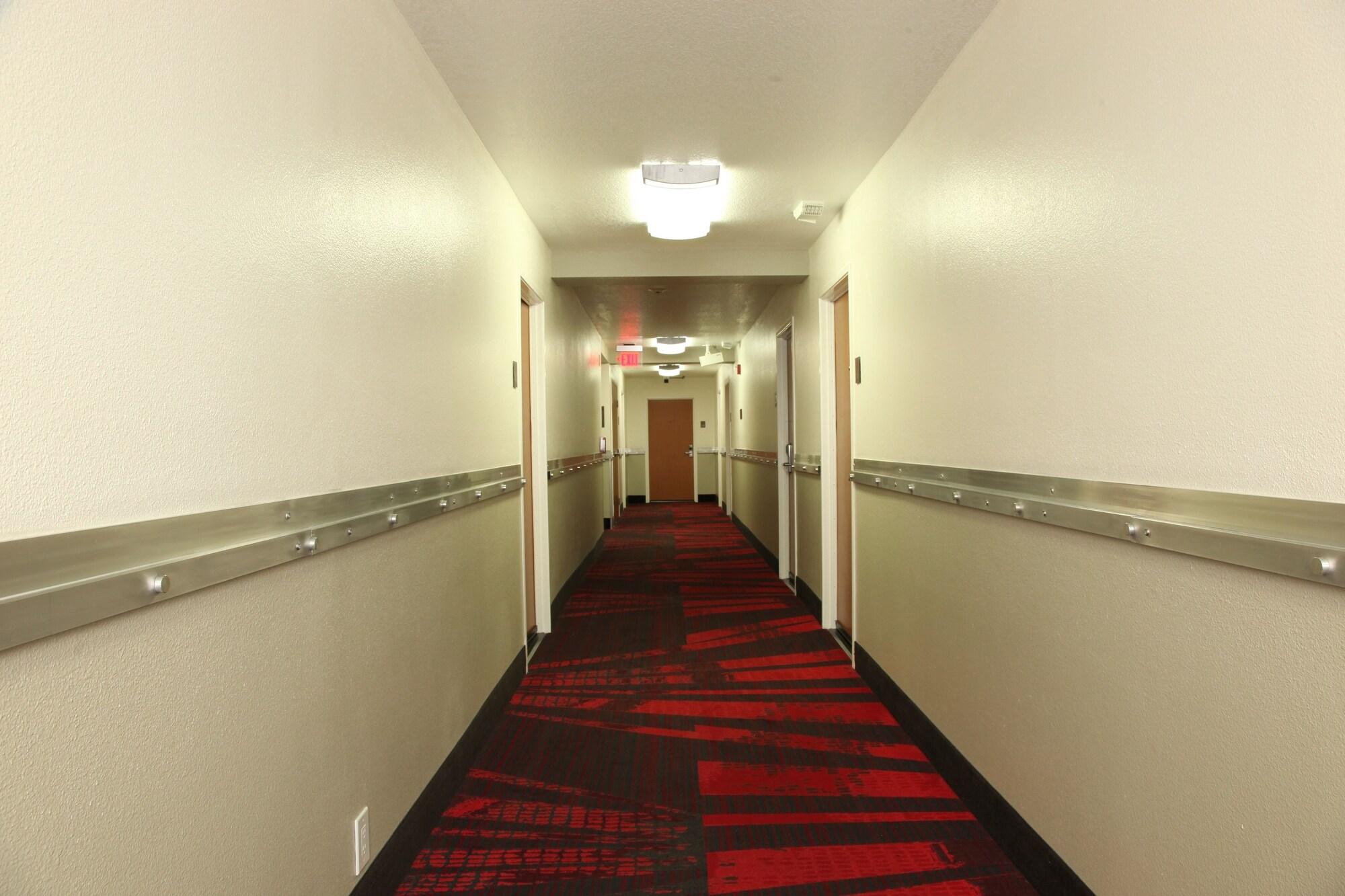 Varios Comfort Inn Los Angeles near Hollywood