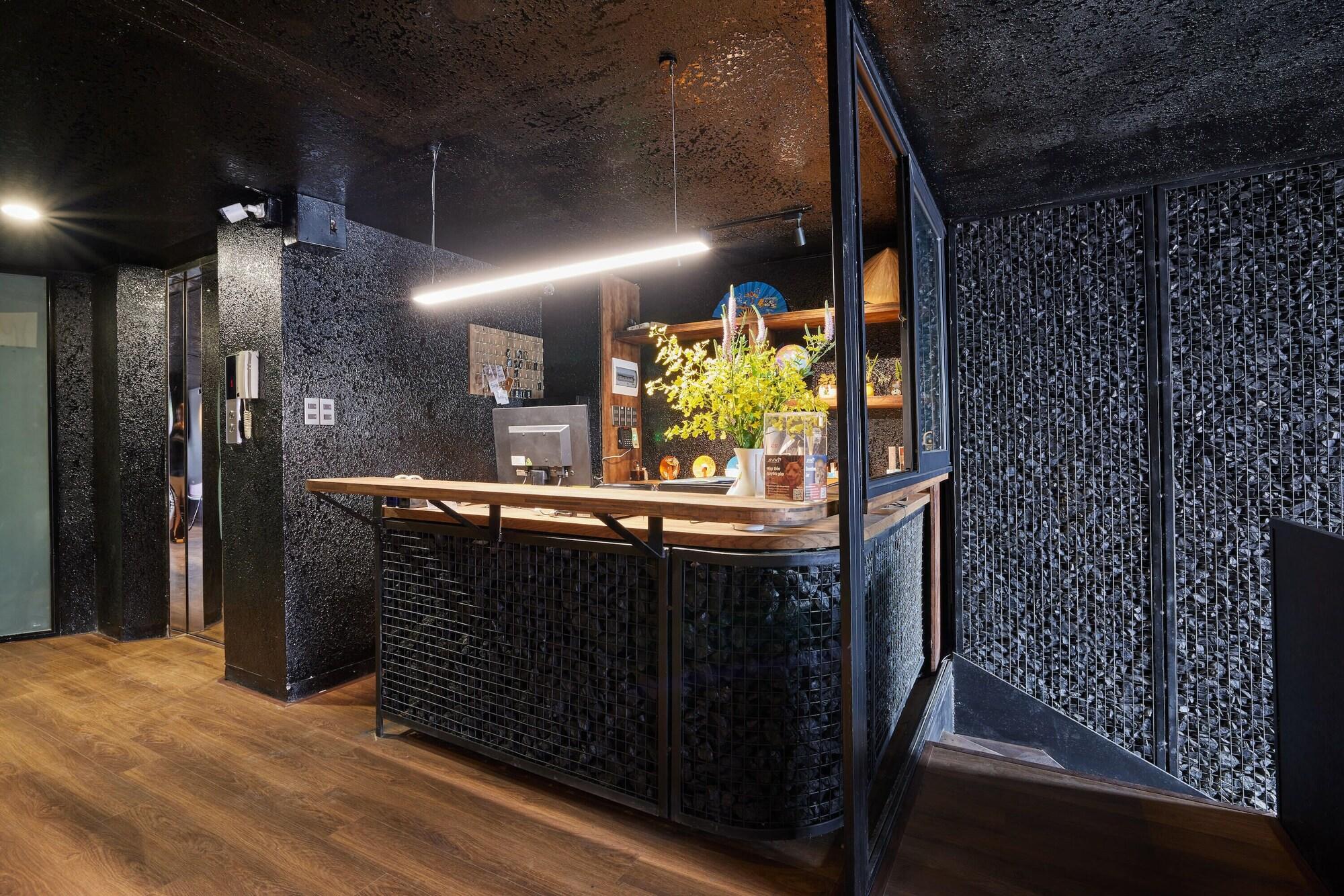 Vista Lobby The Garden Capsule Hotel