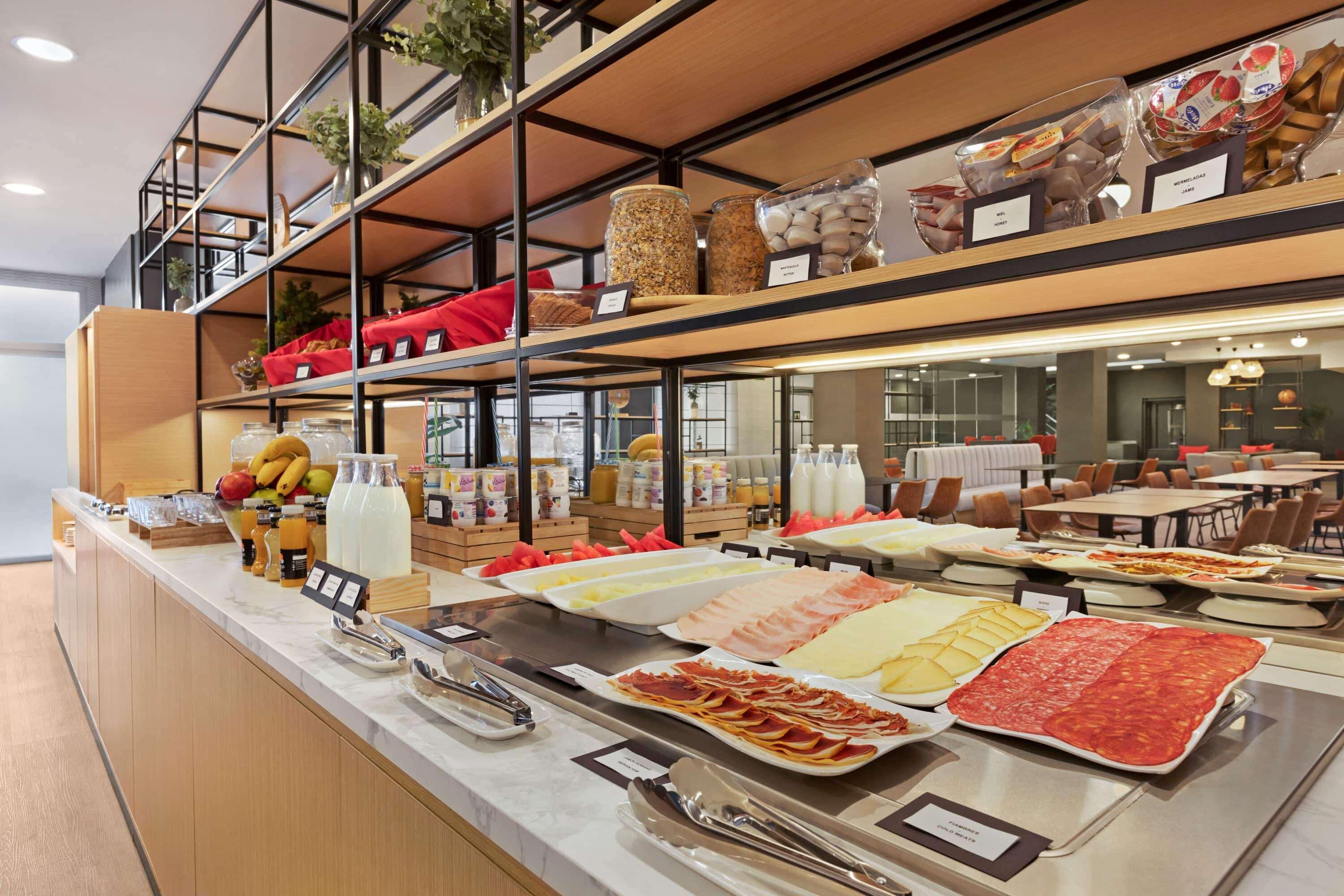 Restaurant Ramada by Wyndham Valencia Almussafes