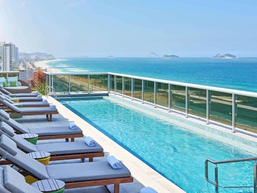 Varios Regency Barra Hotel