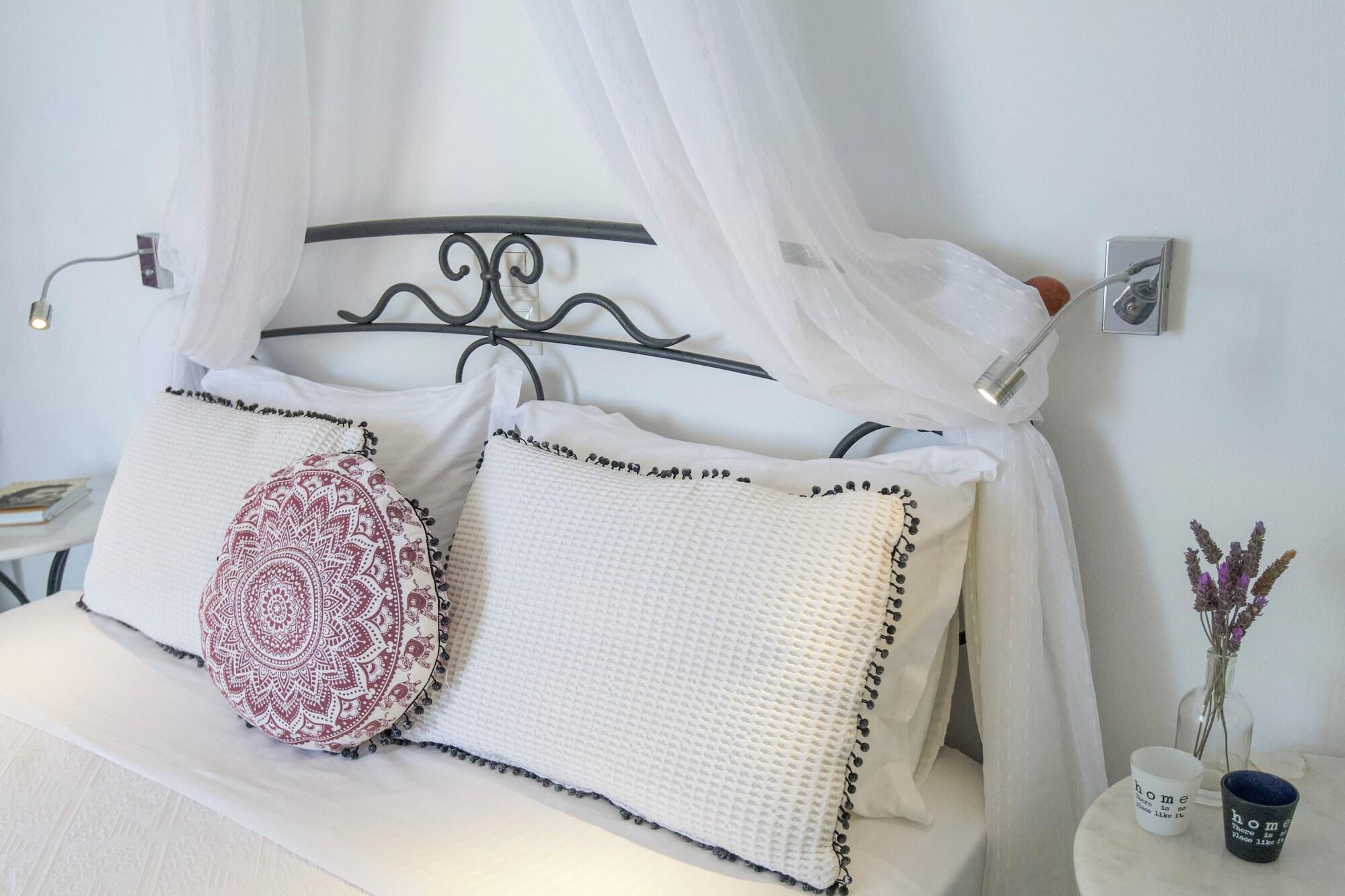 Habitación Margarita Studios Ambelas