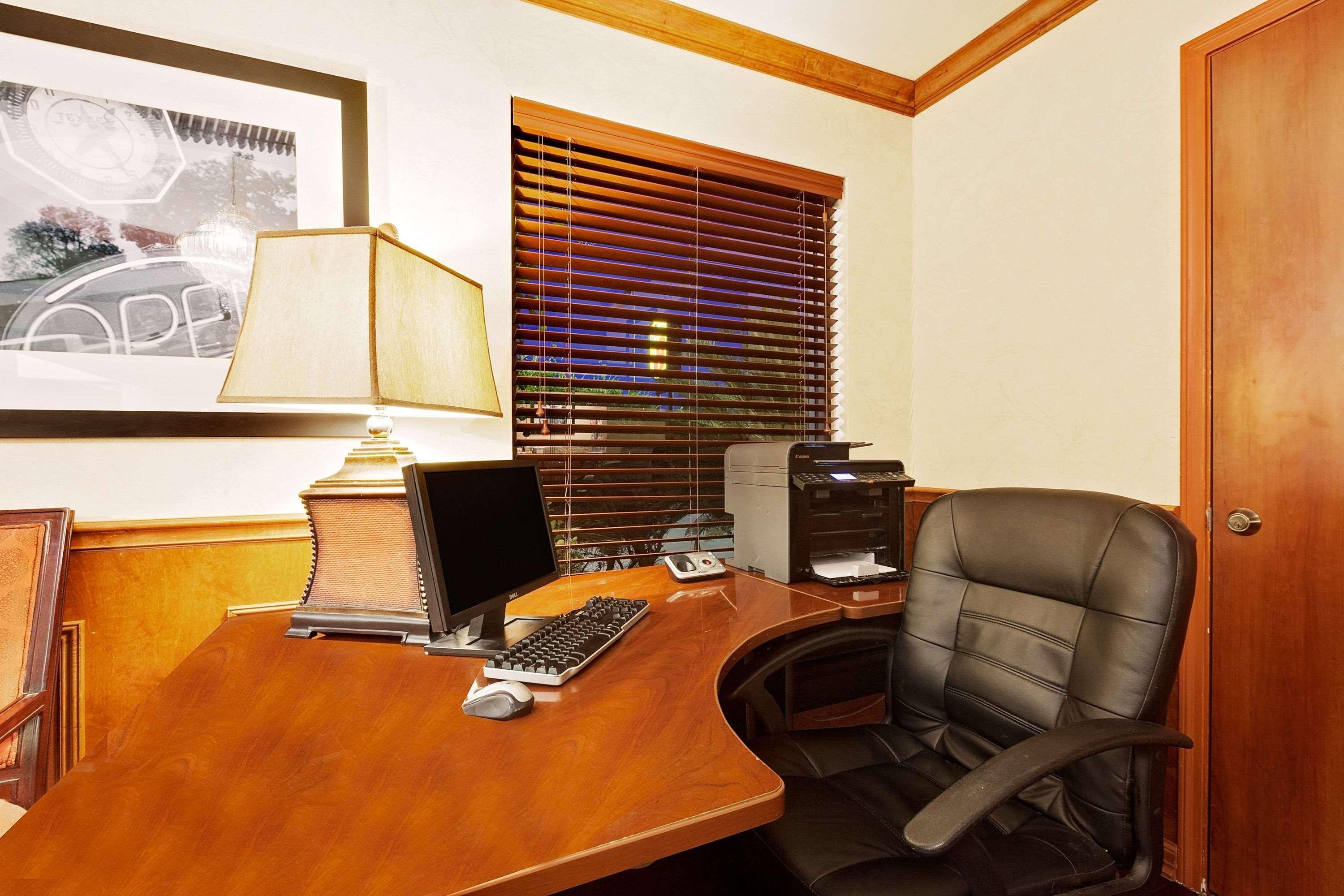 Centro de Negocios Super 8 by Wyndham Corpus Christi Northwest