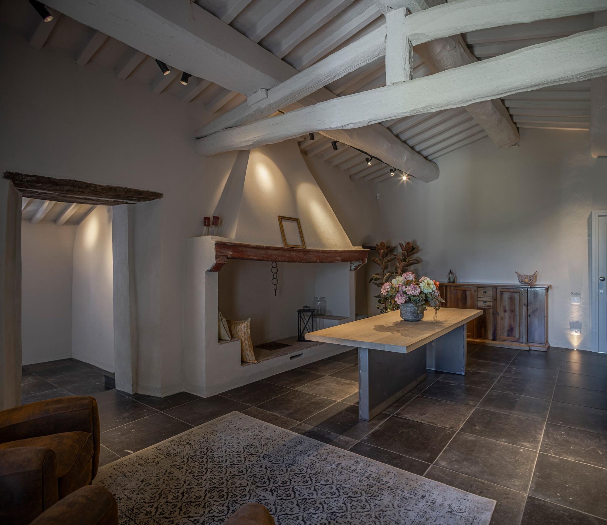 Vista Lobby Borgo Elissa