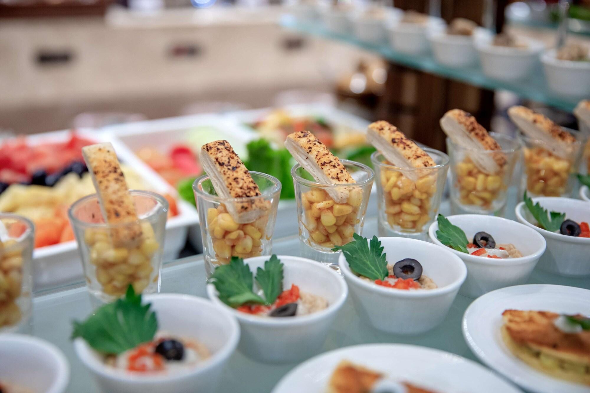 Restaurant THE GAURS SAROVAR PREMIERE