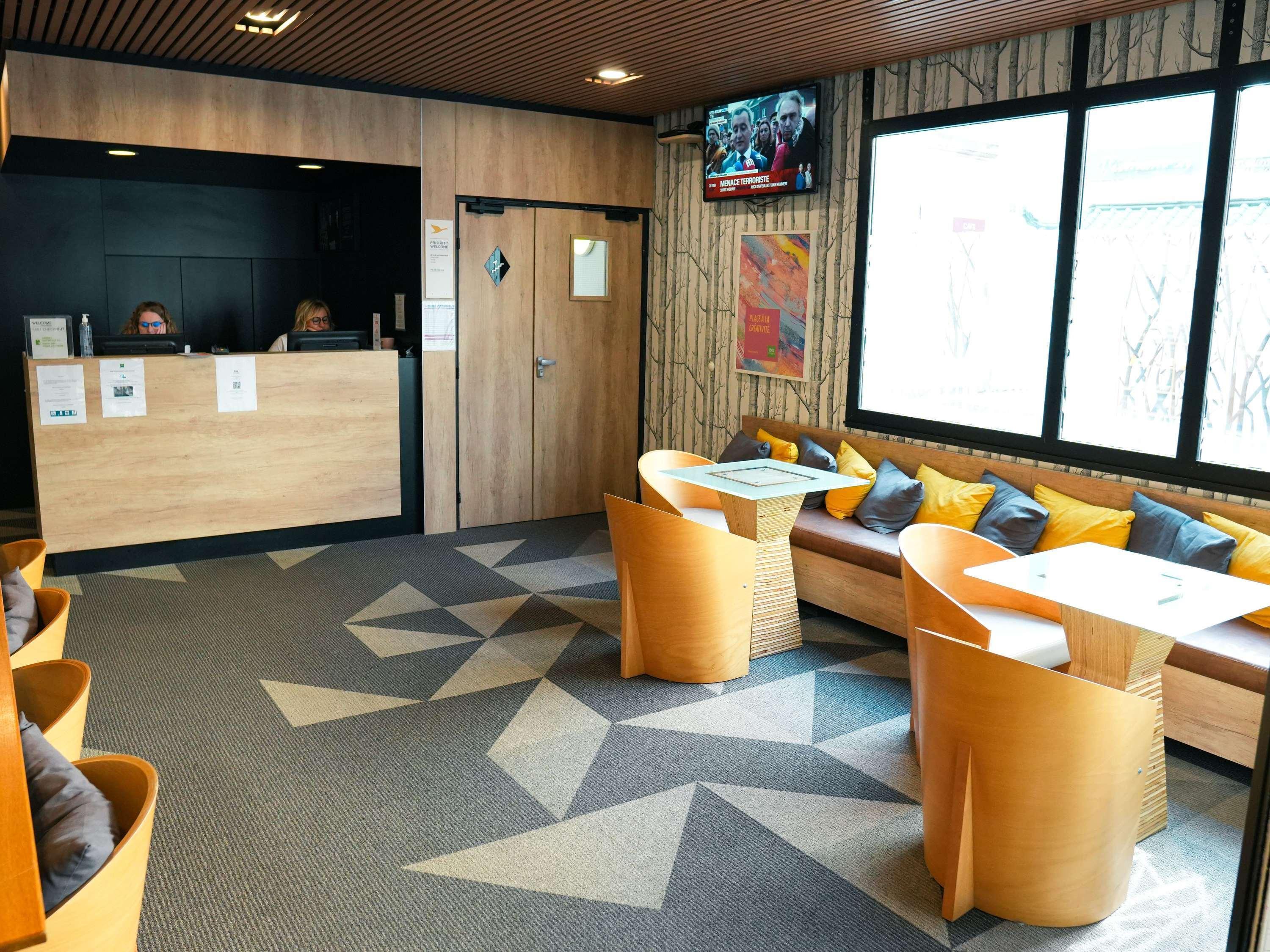 Vista Exterior ibis Styles Caen Centre Historique