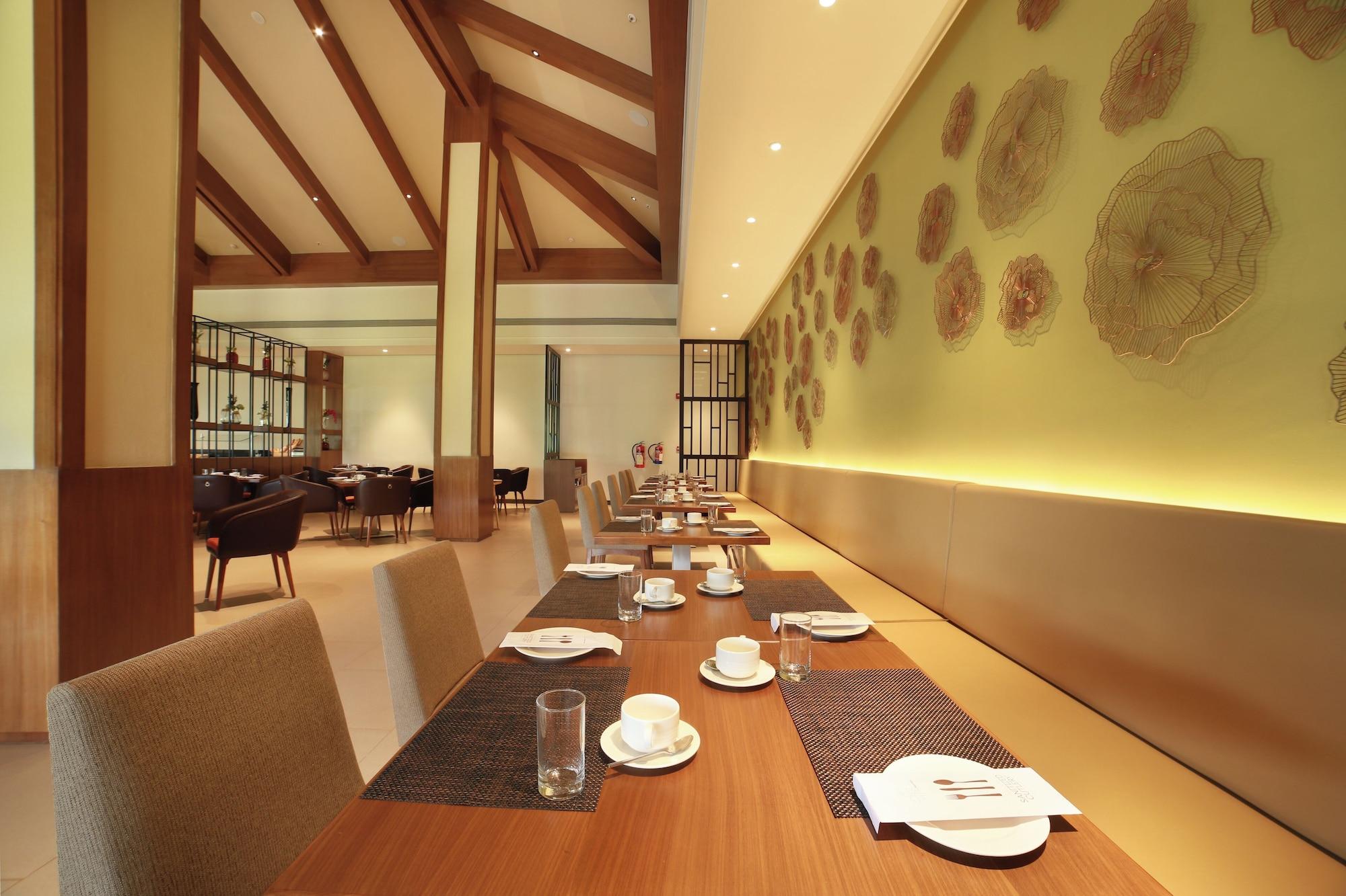 Restaurant Club Mahindra Assonora