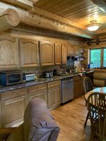 Alquiler Vacacional - Cozy Cabin in the Woods w/ Pool Table