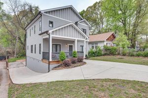 Alquiler Vacacional - 5 Mi to Dtwn Atl: Home w/ Office & Large Backyard!