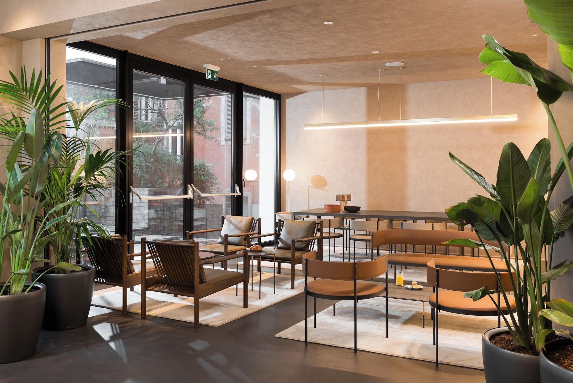 Vista Lobby master Trevi