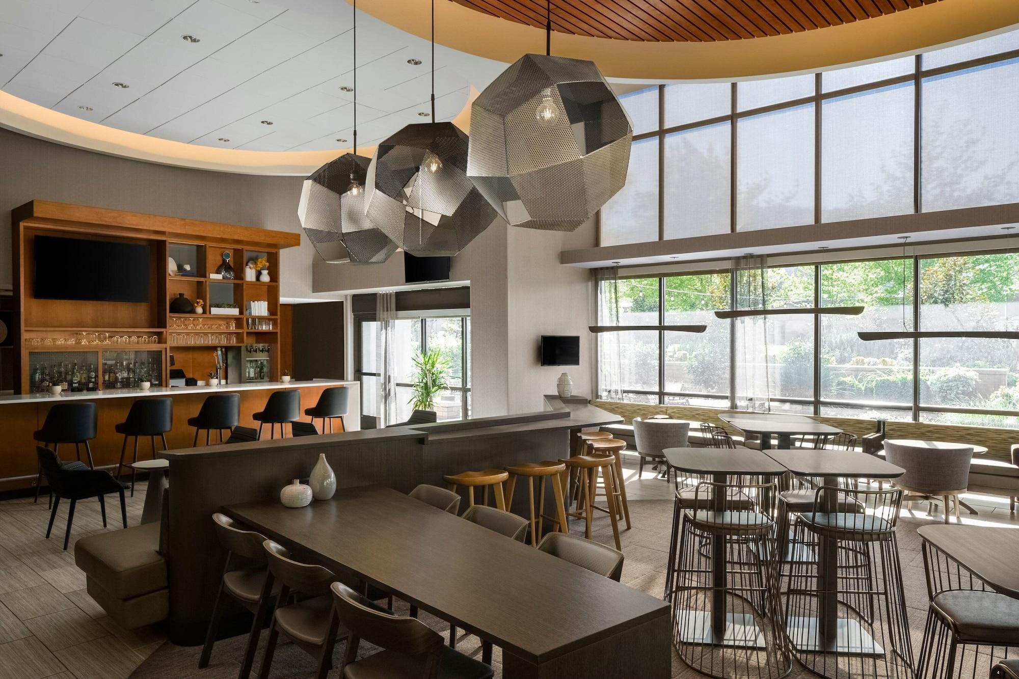 Vista Lobby SpringHill Suites by Marriott Seattle Issaquah