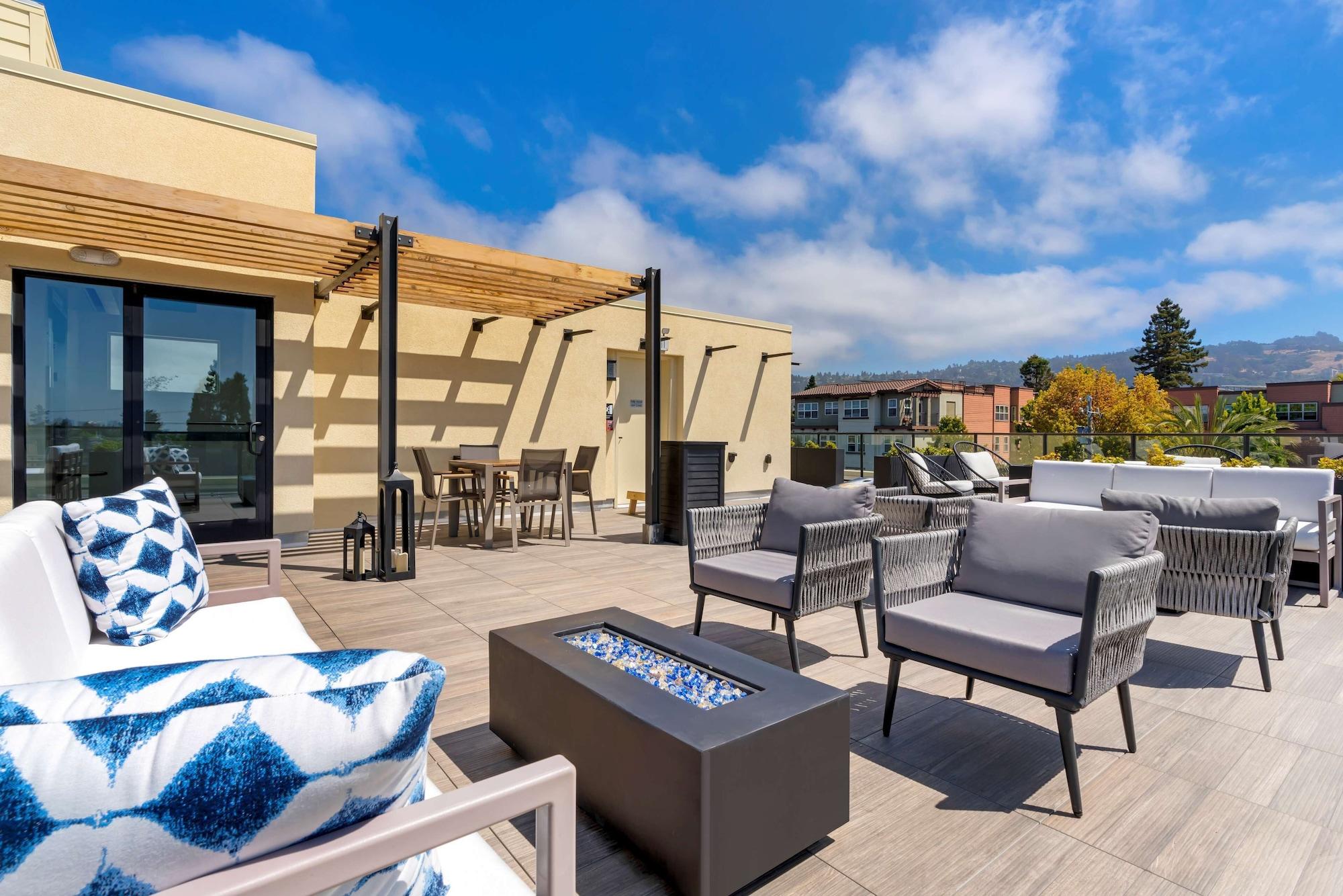 Bar/Salón Aiden by Best Western Berkeley