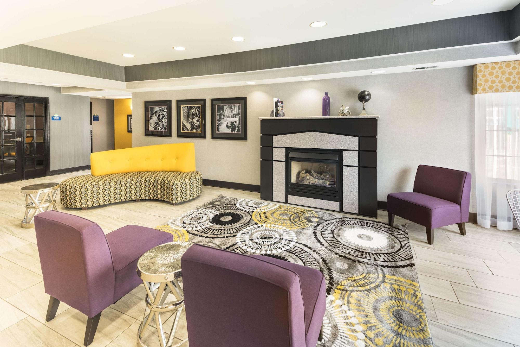 Vista Lobby Days Inn & Suites by Wyndham Union City