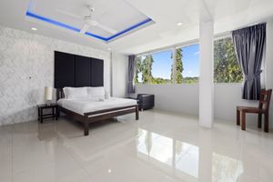 Alquiler Vacacional - 5 bedroom/bathroom villa for 14 guests, private pool, 7kms to Patong beach.
