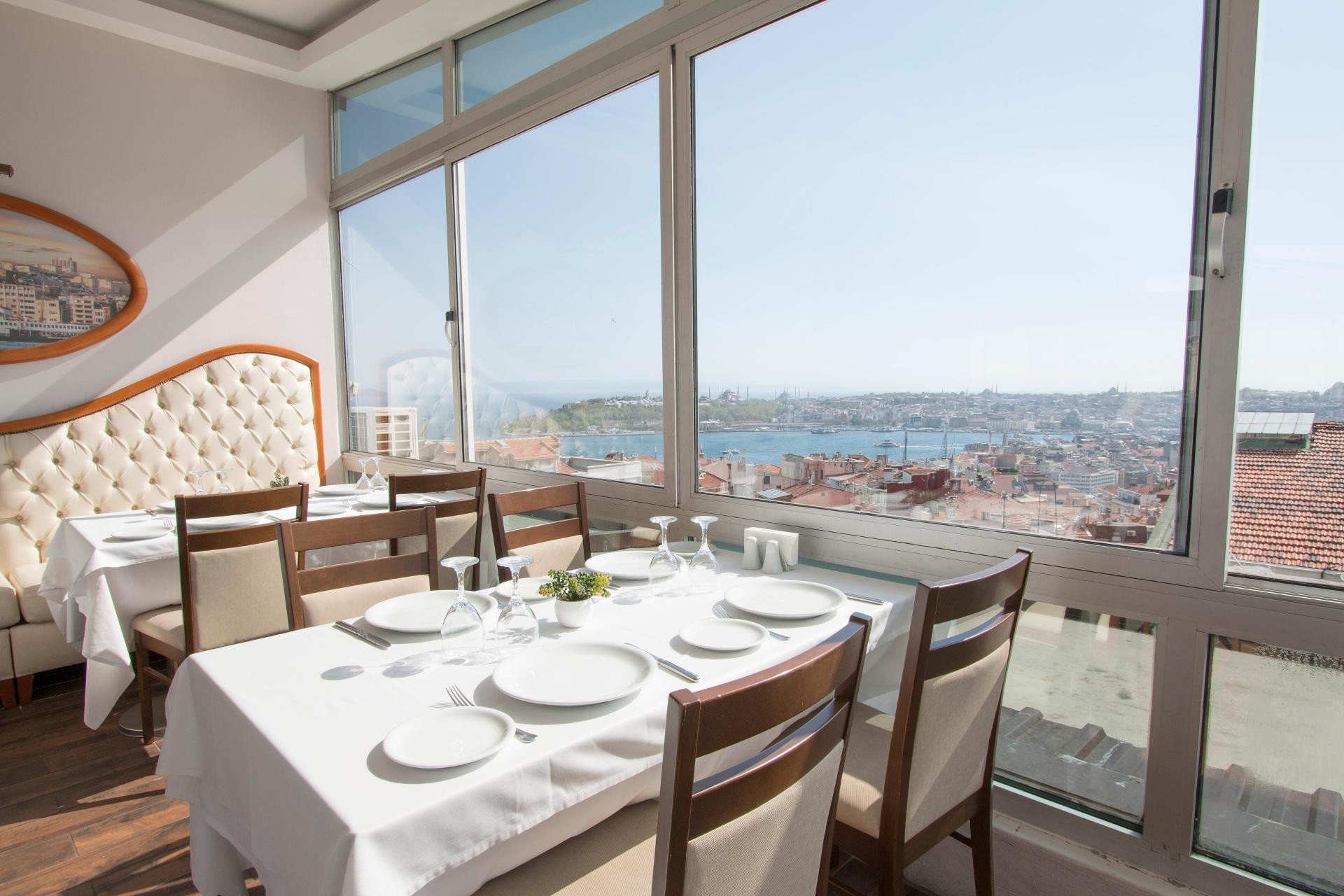 Restaurant AHC Taksim Hotel
