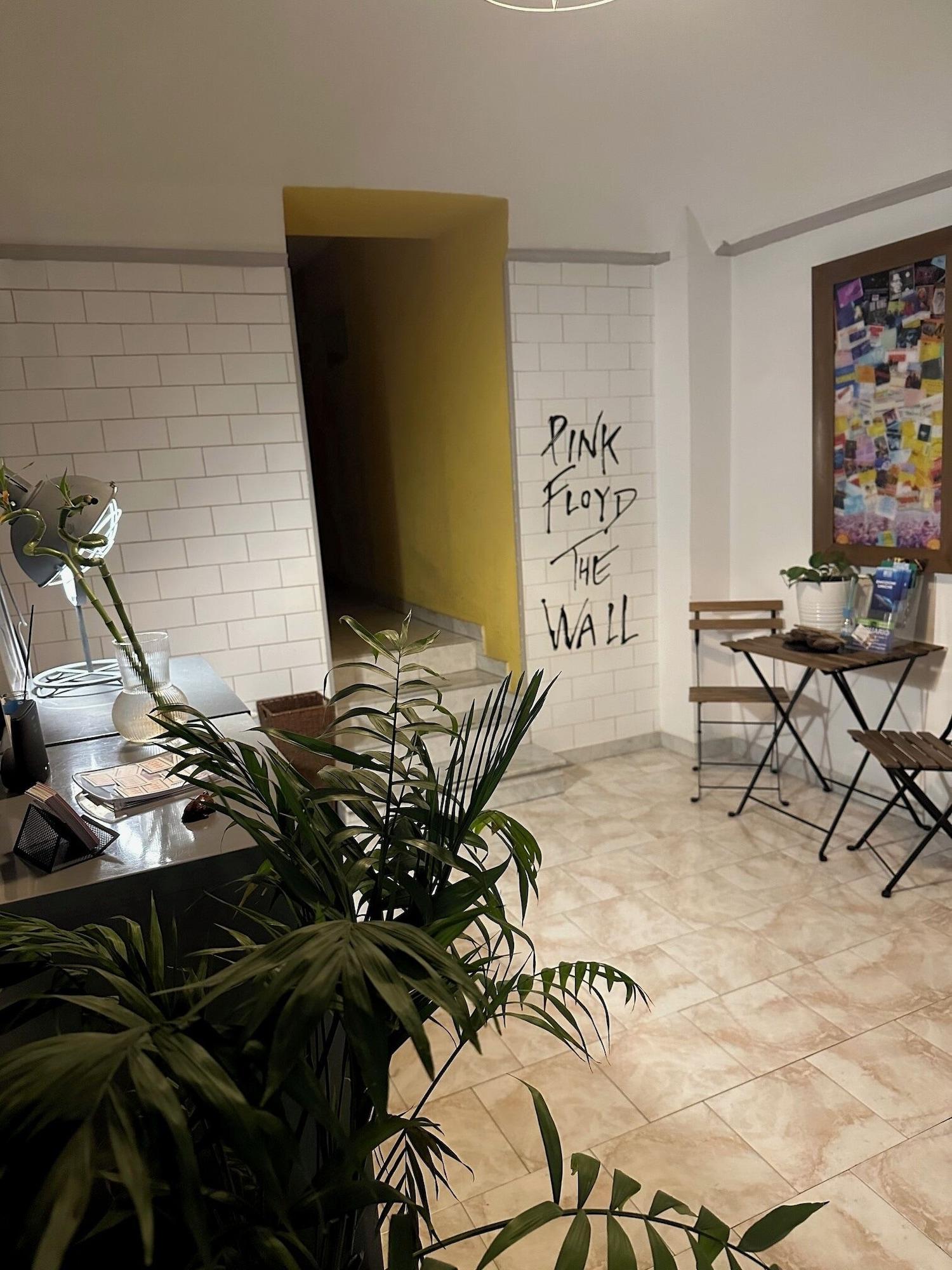 Comodidades del Alojamiento RED AND BLUES MUSIC HOTEL GENOVA