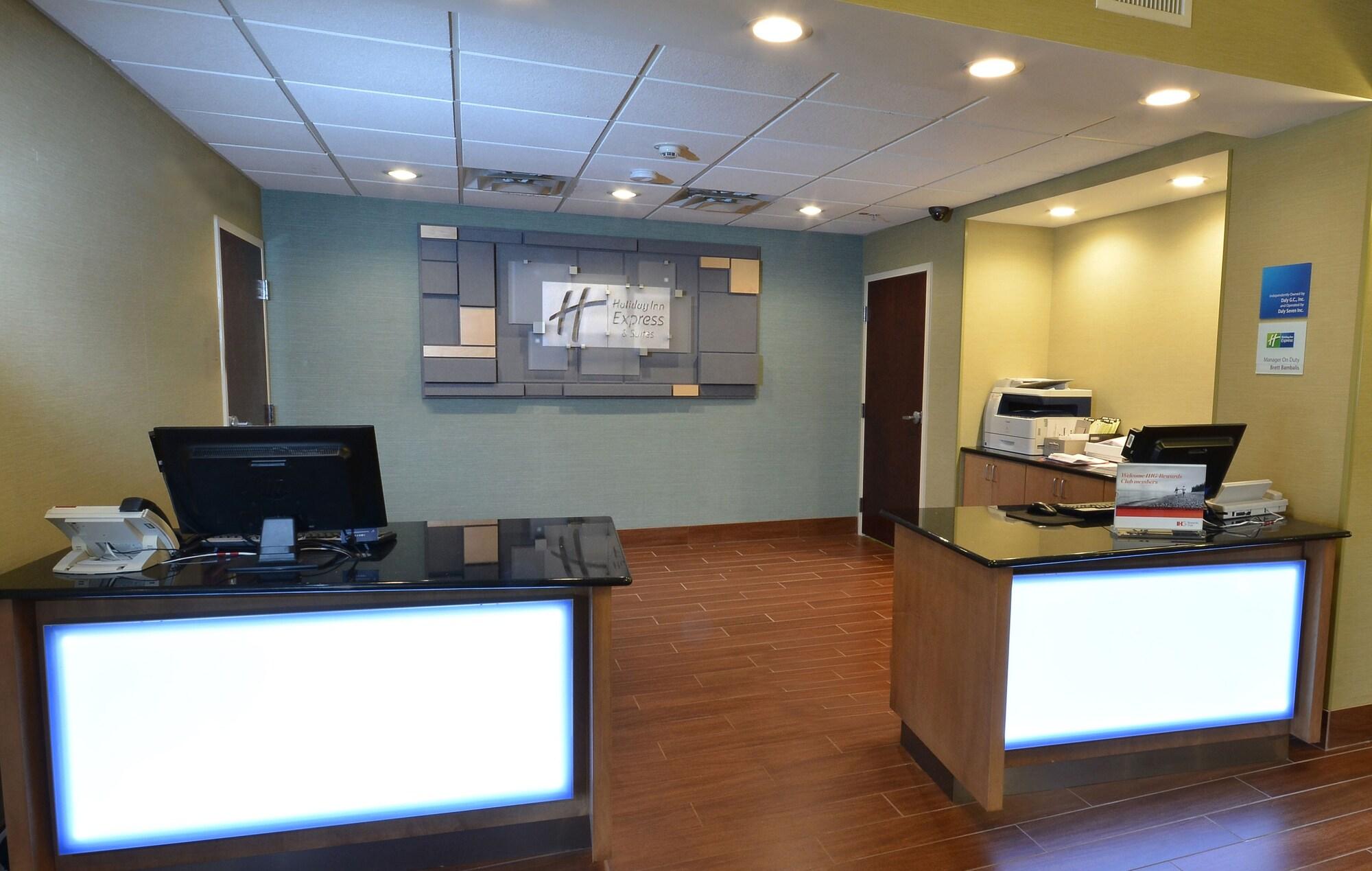Vista Lobby Holiday Inn Express Hotel & Suites High Point South by IHG