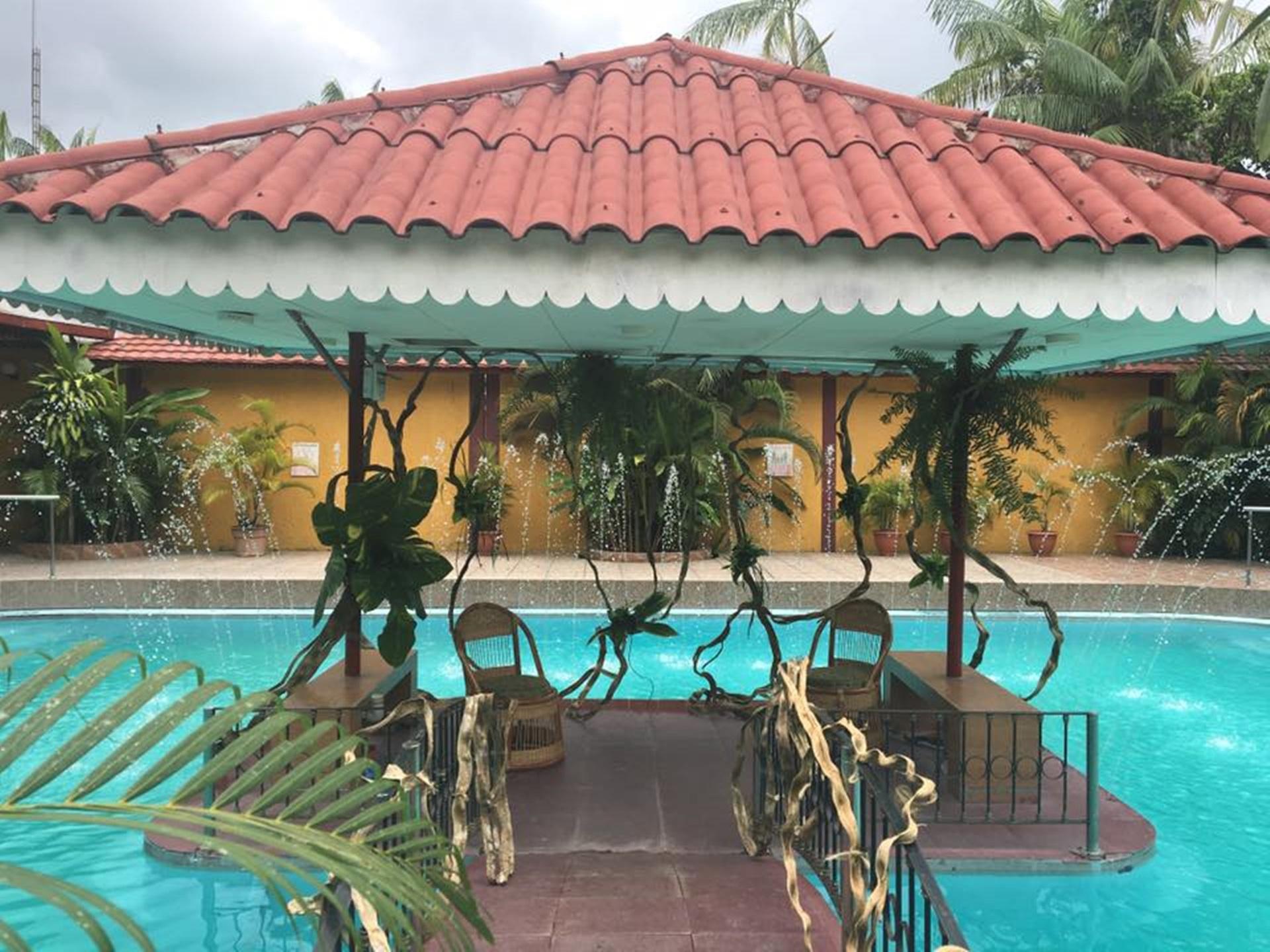 Vista Piscina El Sombrero de Paja