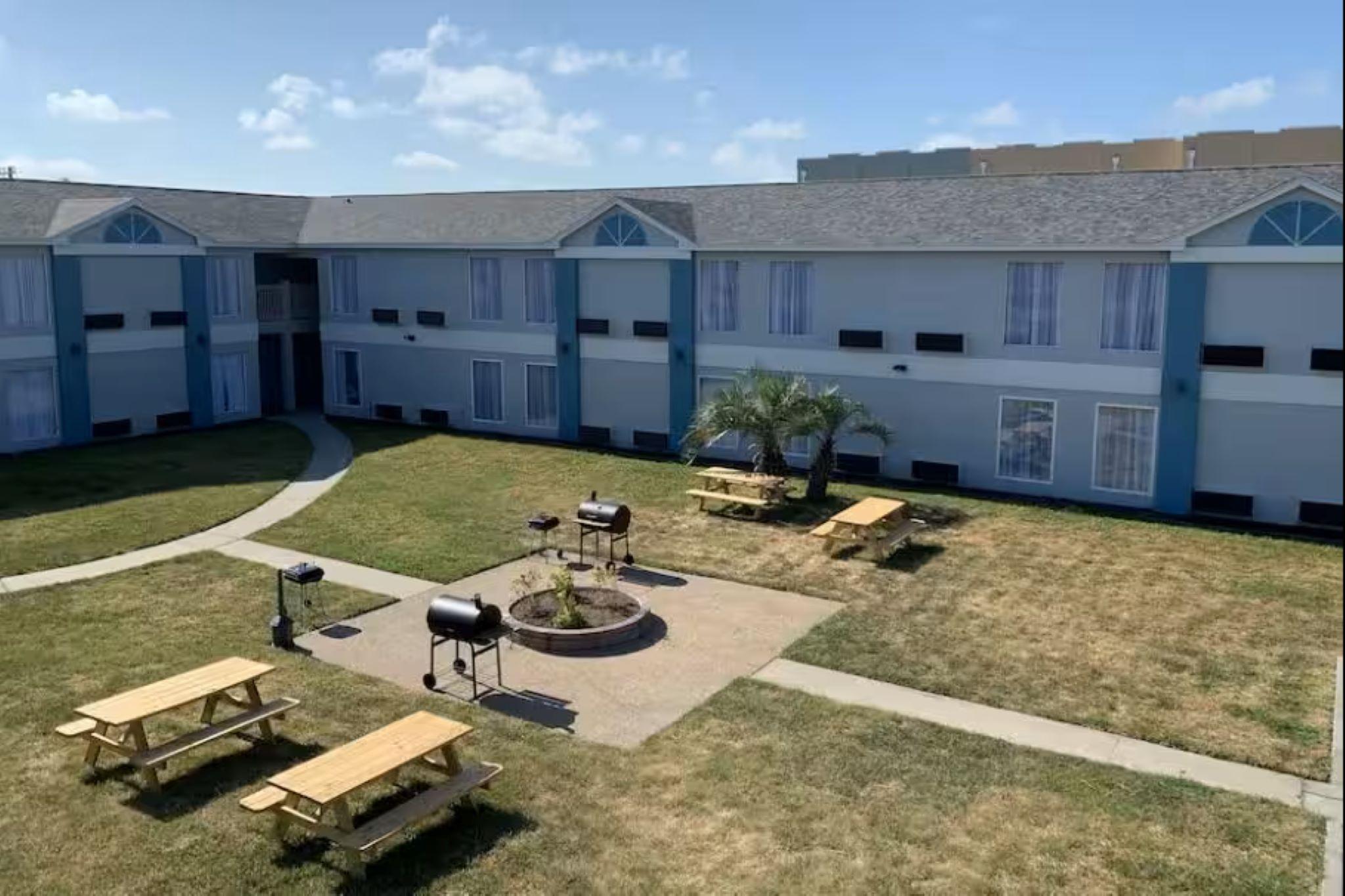 Vista Exterior Days Inn By Wyndham Rockport Texas