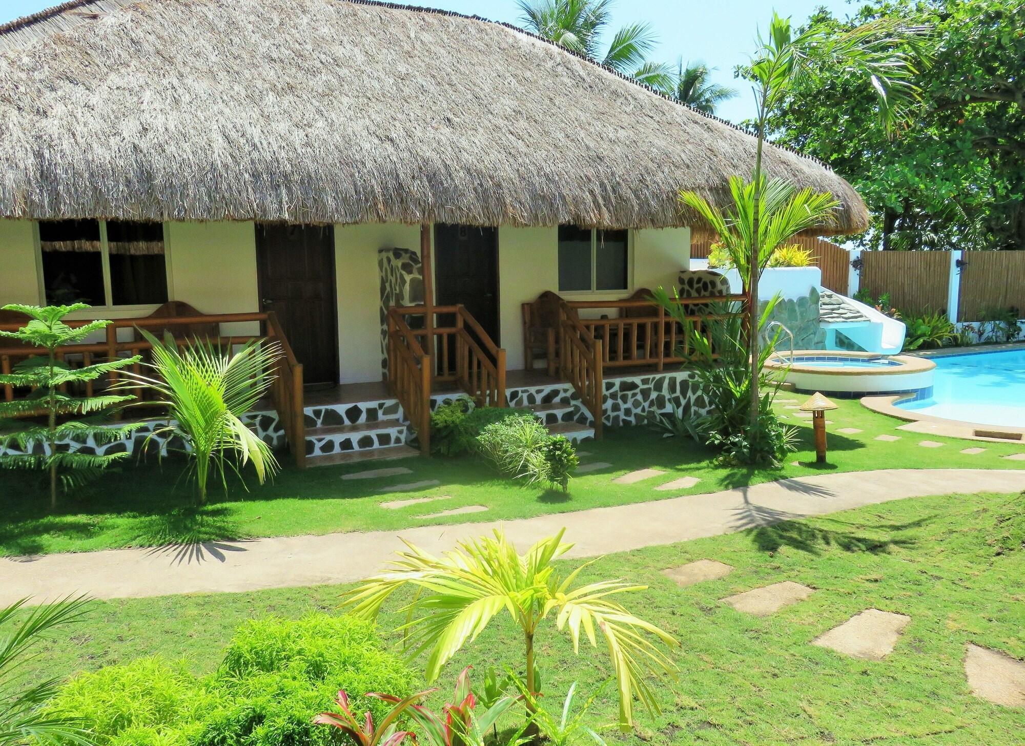 Vista Exterior Kav's Beach Resort