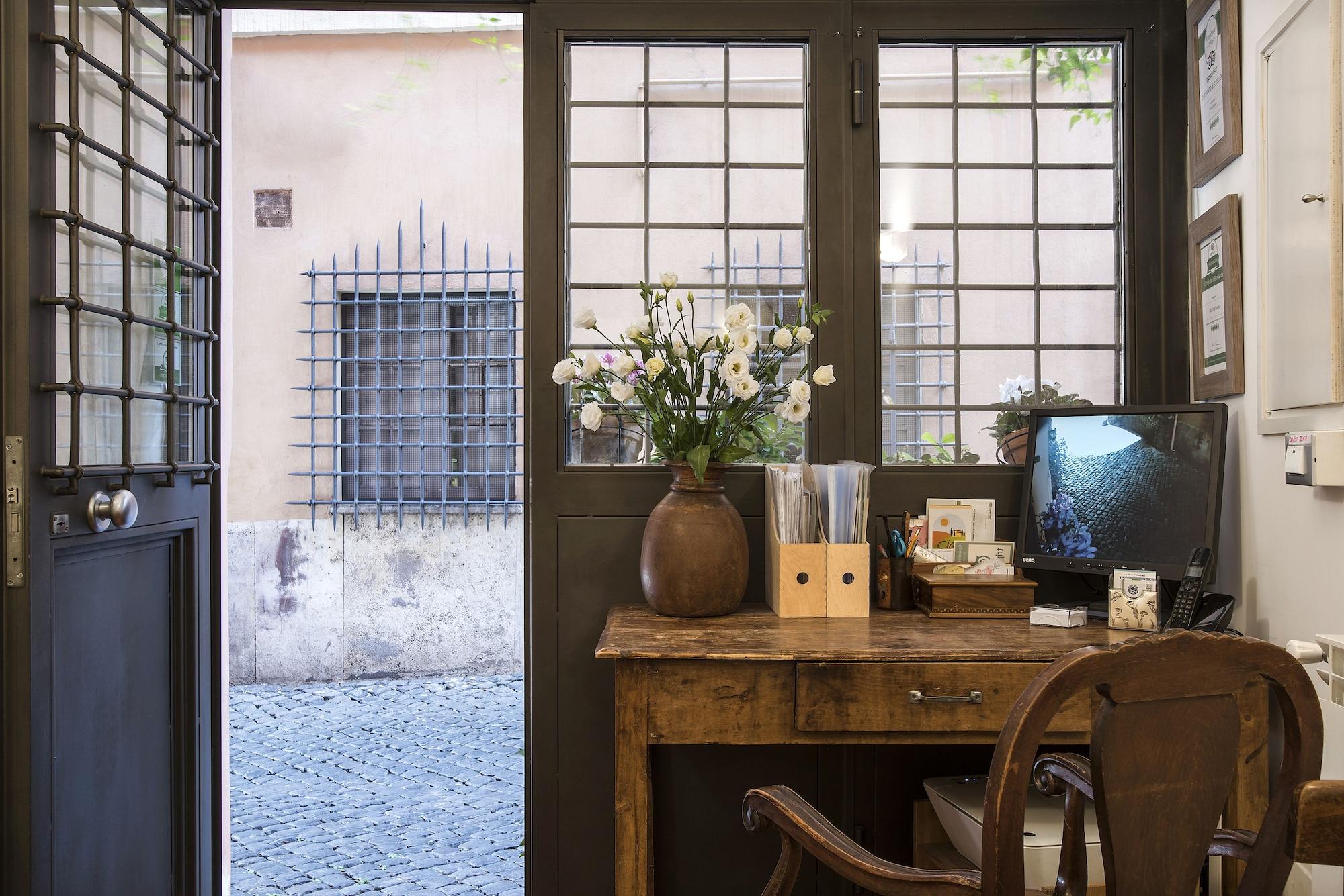 Vista Exterior Arco del Lauro Bed & Breakfast