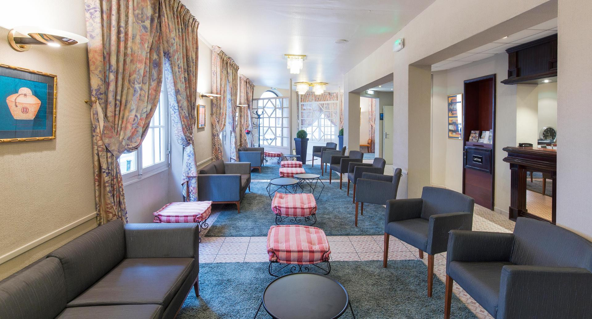 Vista Lobby Hotel Aneto