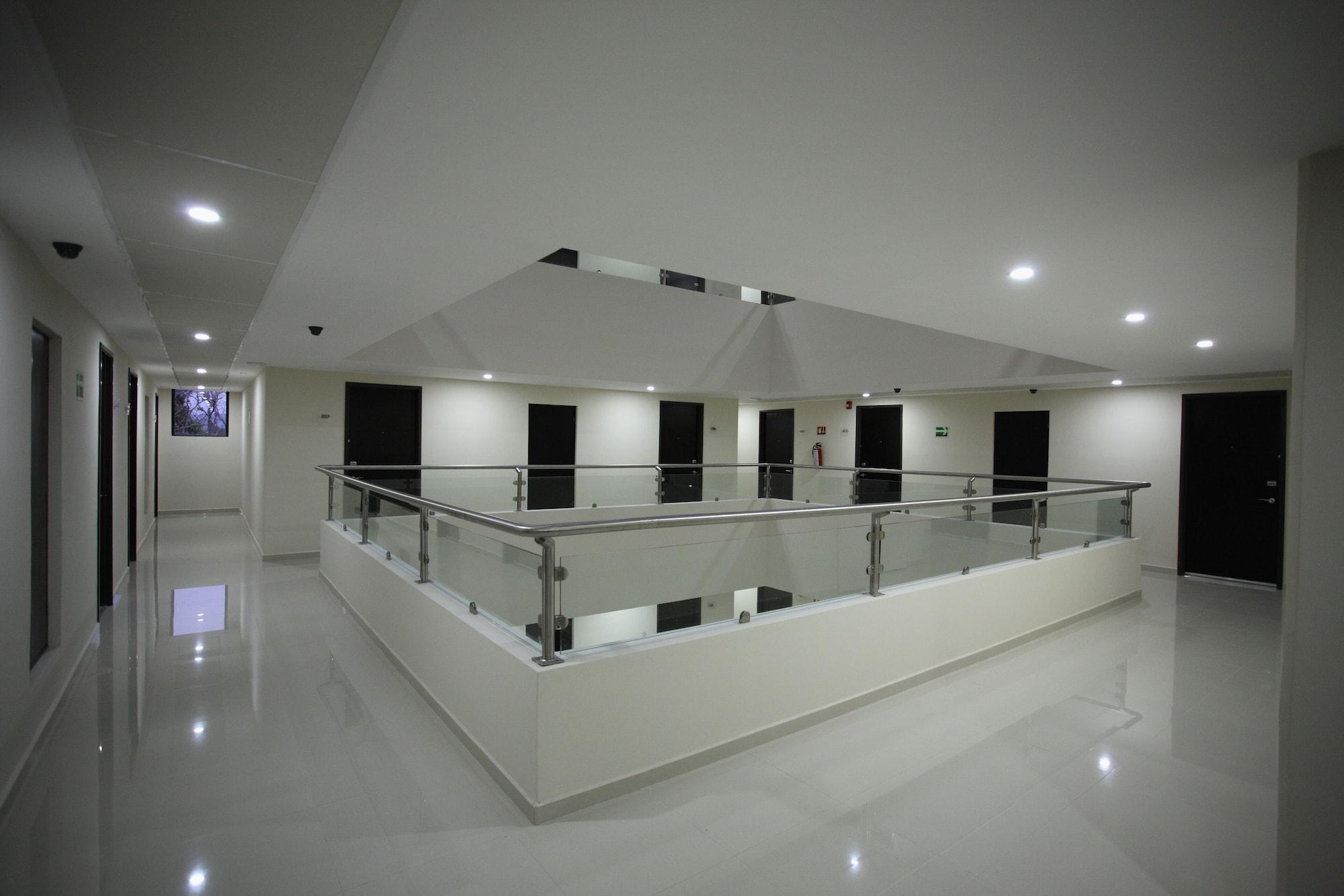 Vista Exterior Collection O Paris FC Express, Poza Rica de Hidalgo