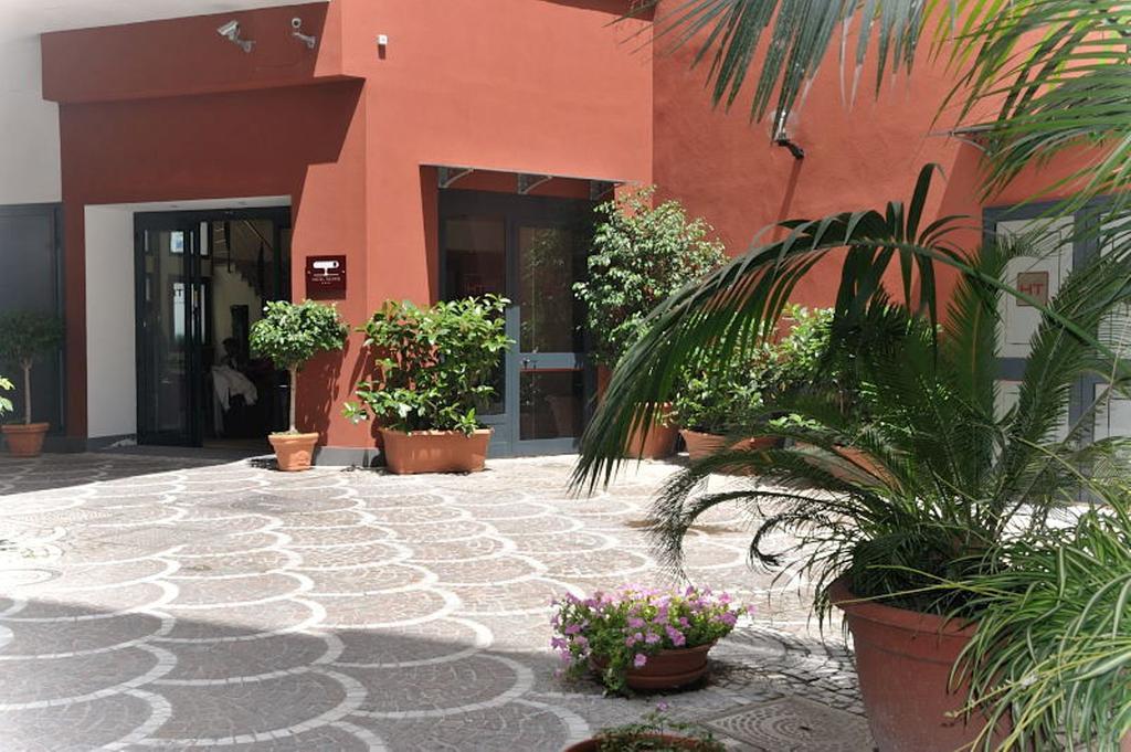 Vista Exterior Hotel Tiempo