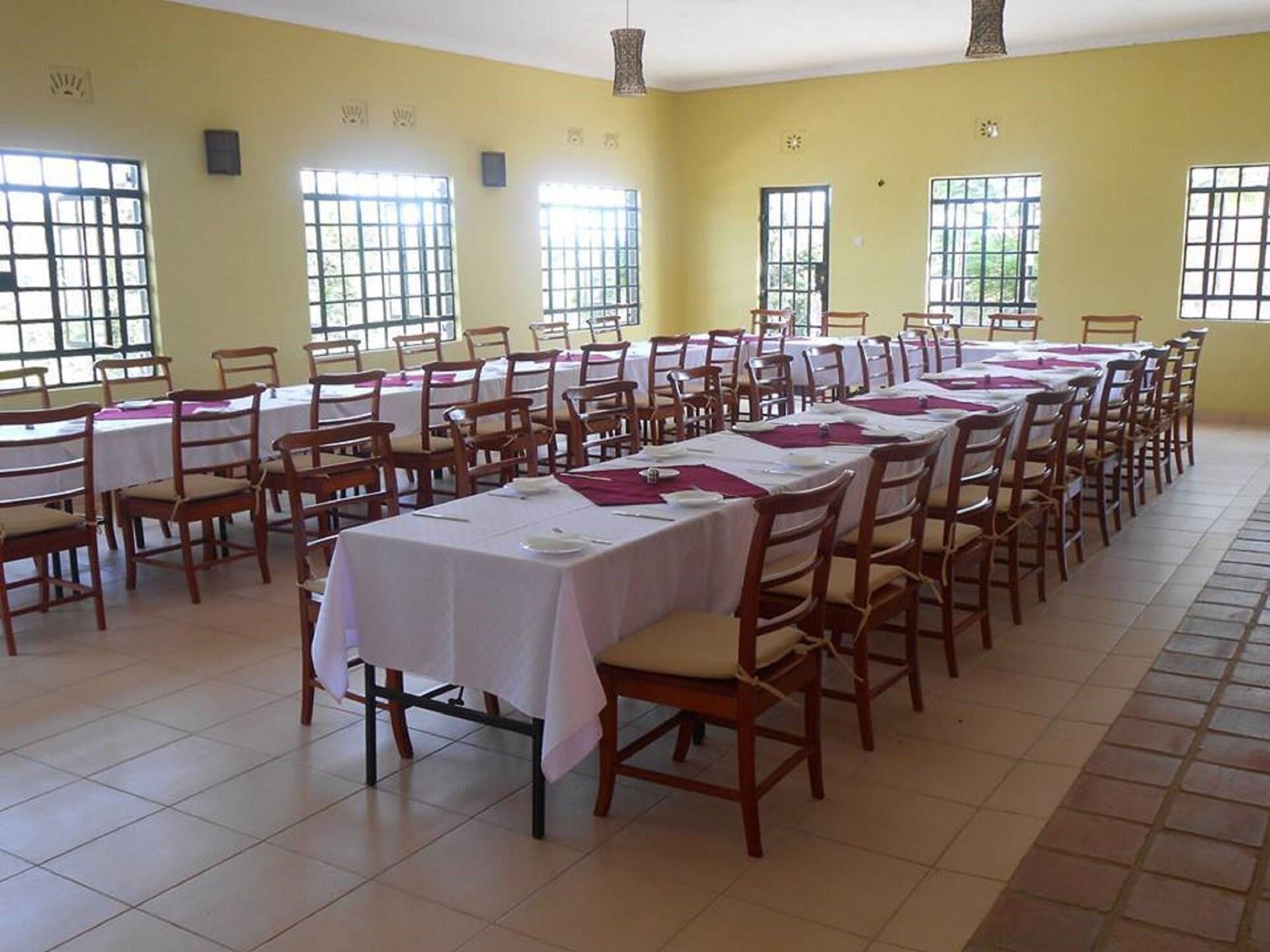 Restaurant Storms Resort Nanyuki