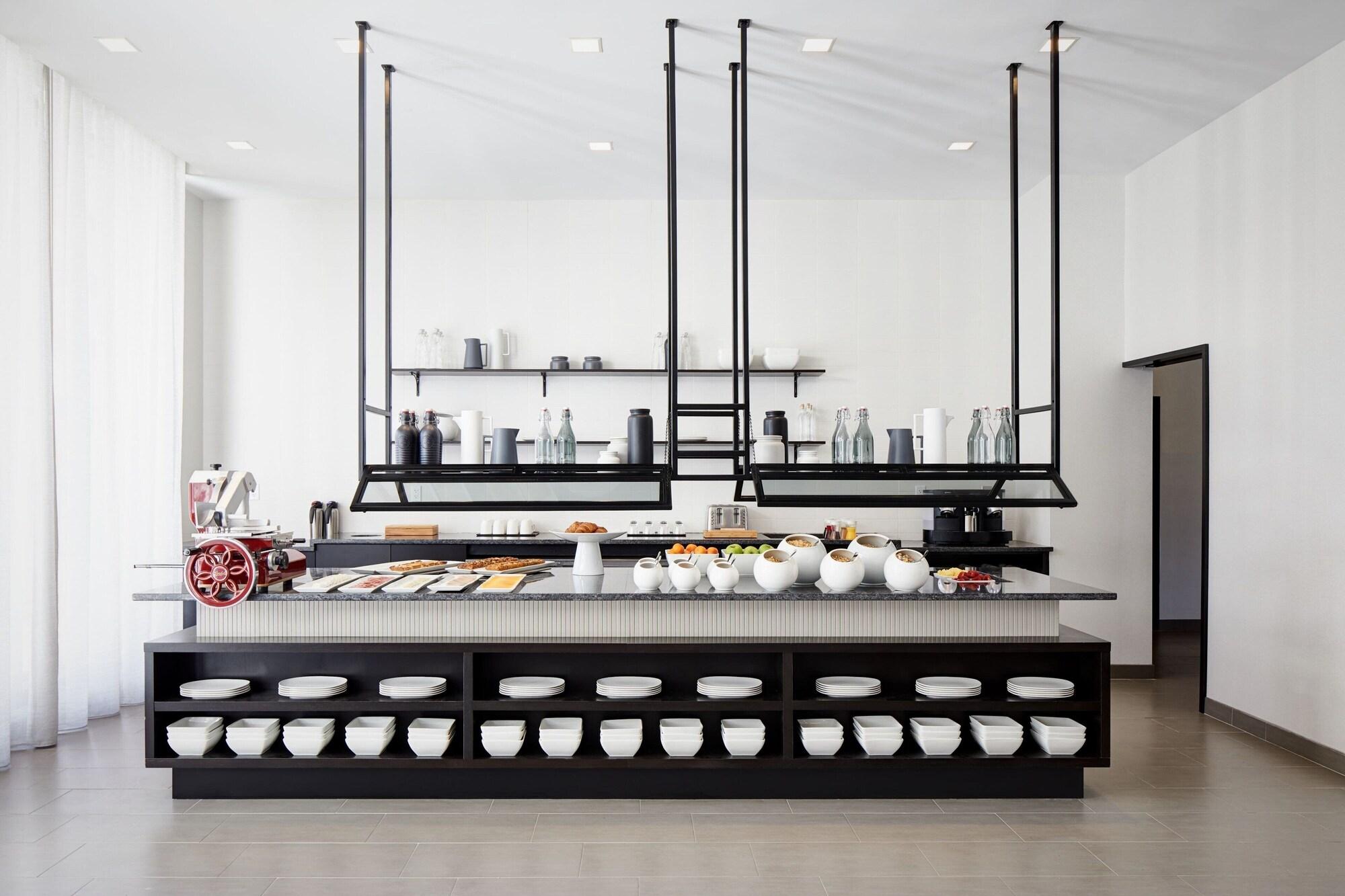 Restaurant AC Hotel by Marriott Tampa Airport