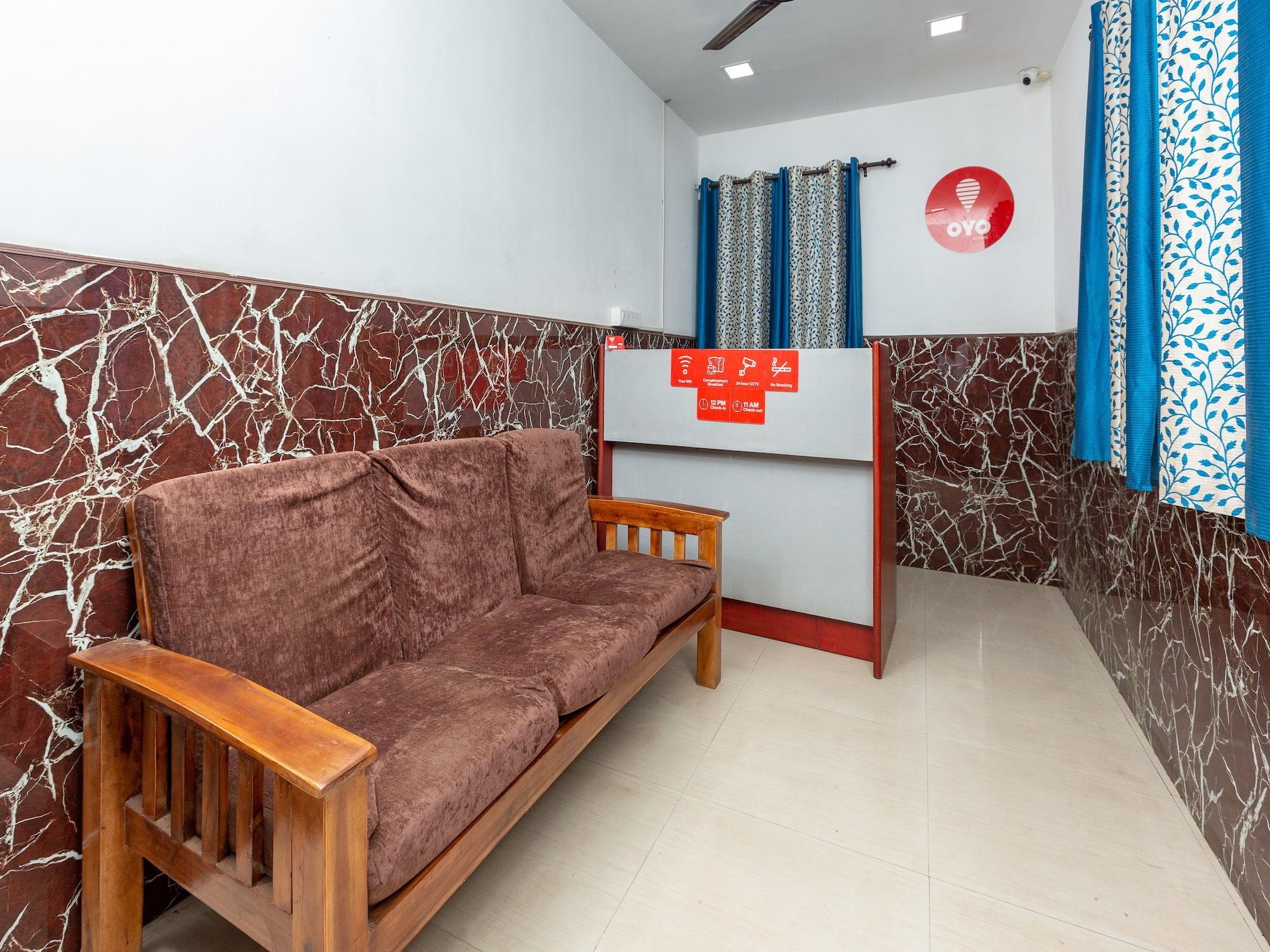 Vista Lobby OYO 19396 Cristal Residency