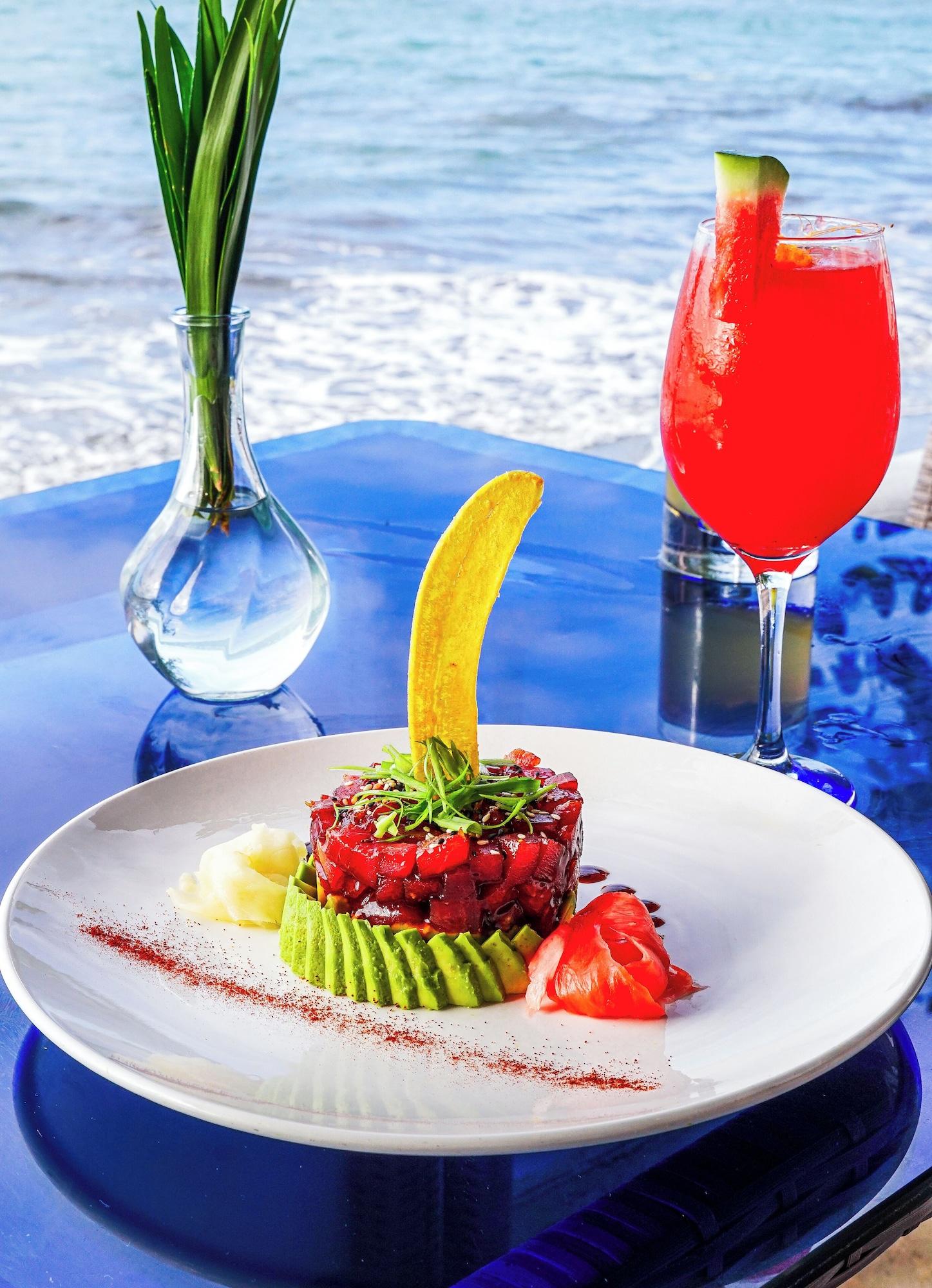 Bar/Salón Ultra Infinity Hotel