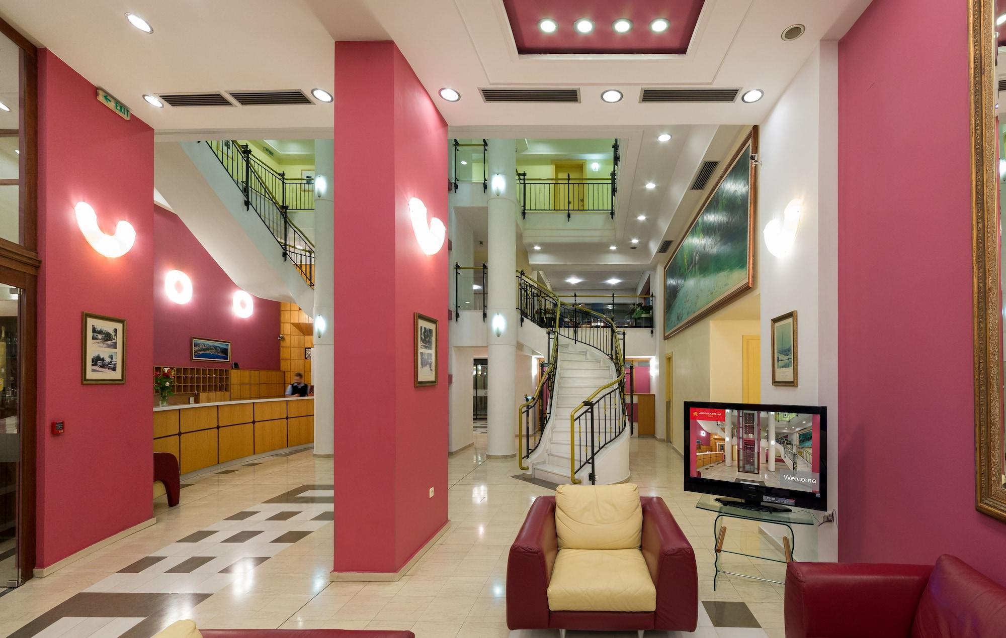 Vista Lobby Angelika Pallas Hotel