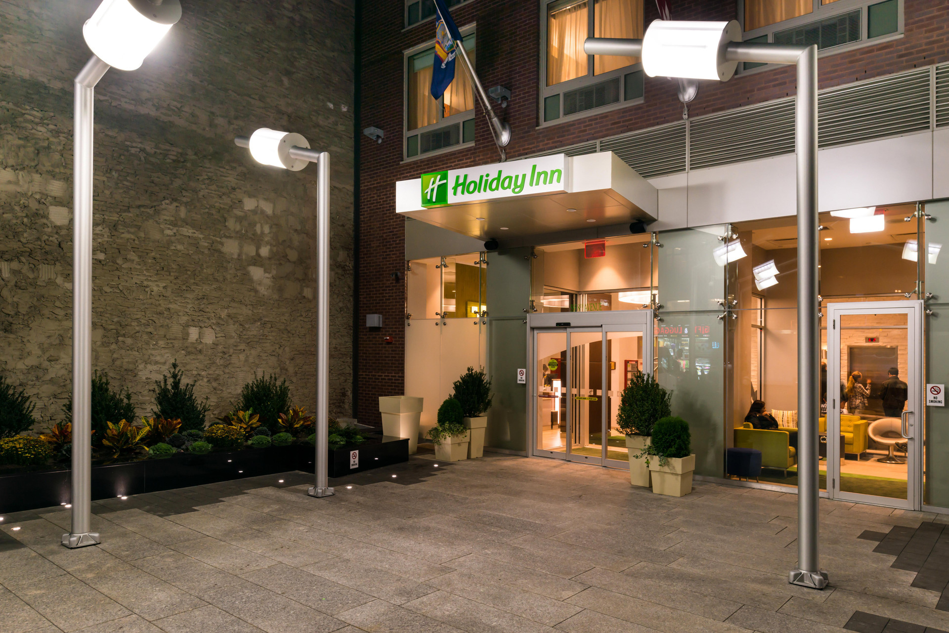 Vista Exterior Holiday Inn New York City - Times Square by IHG