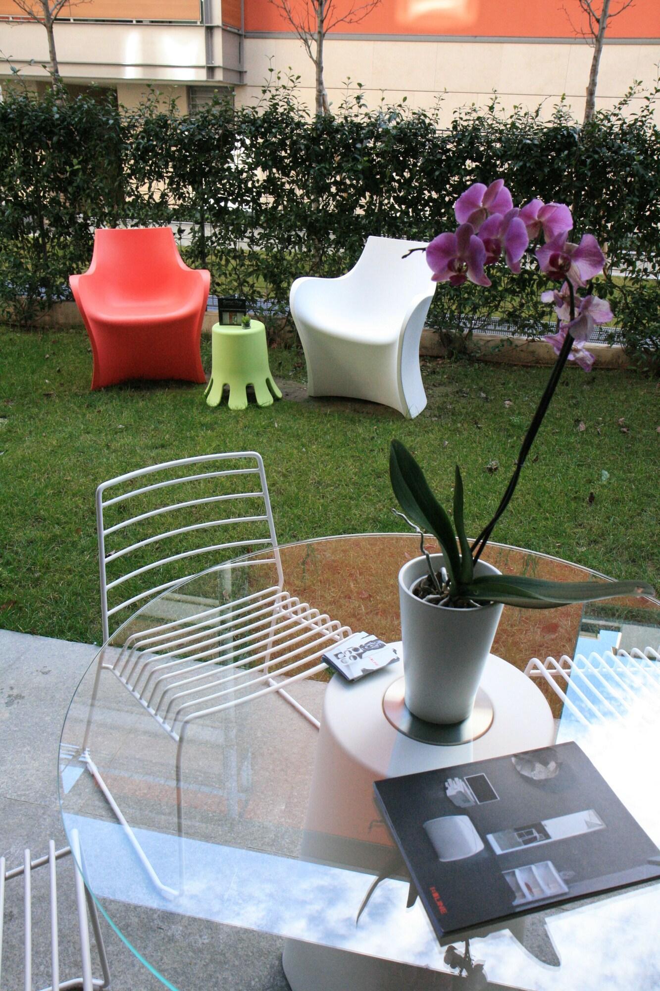 Vista Exterior Experience Design Bed & Show