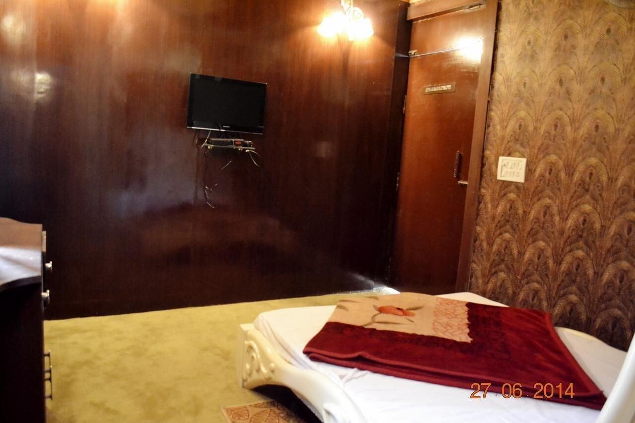 Set de Habitación Lucky Restaurant And Guest House