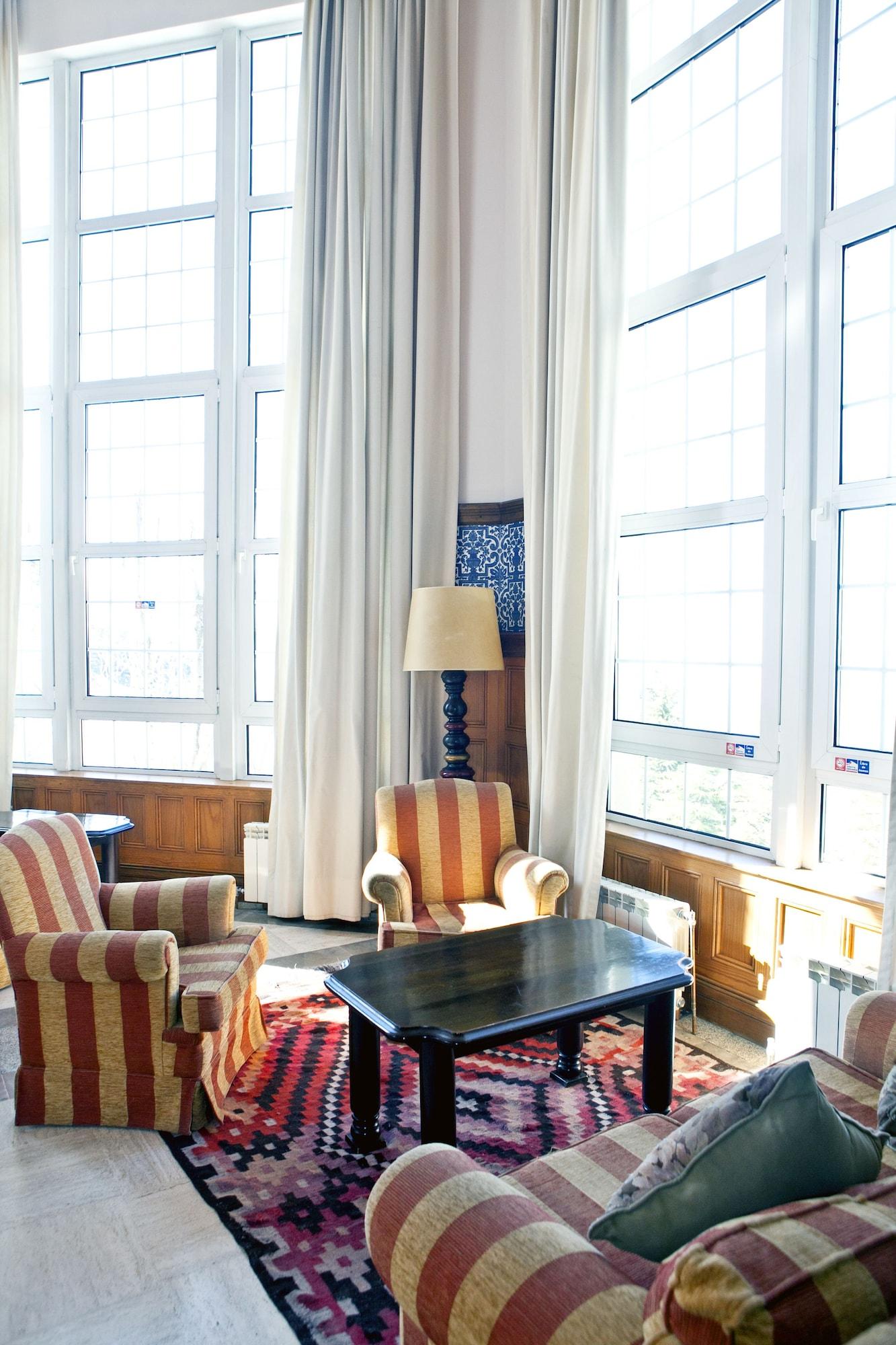 Bar/Salón Aparthotel Trevenque