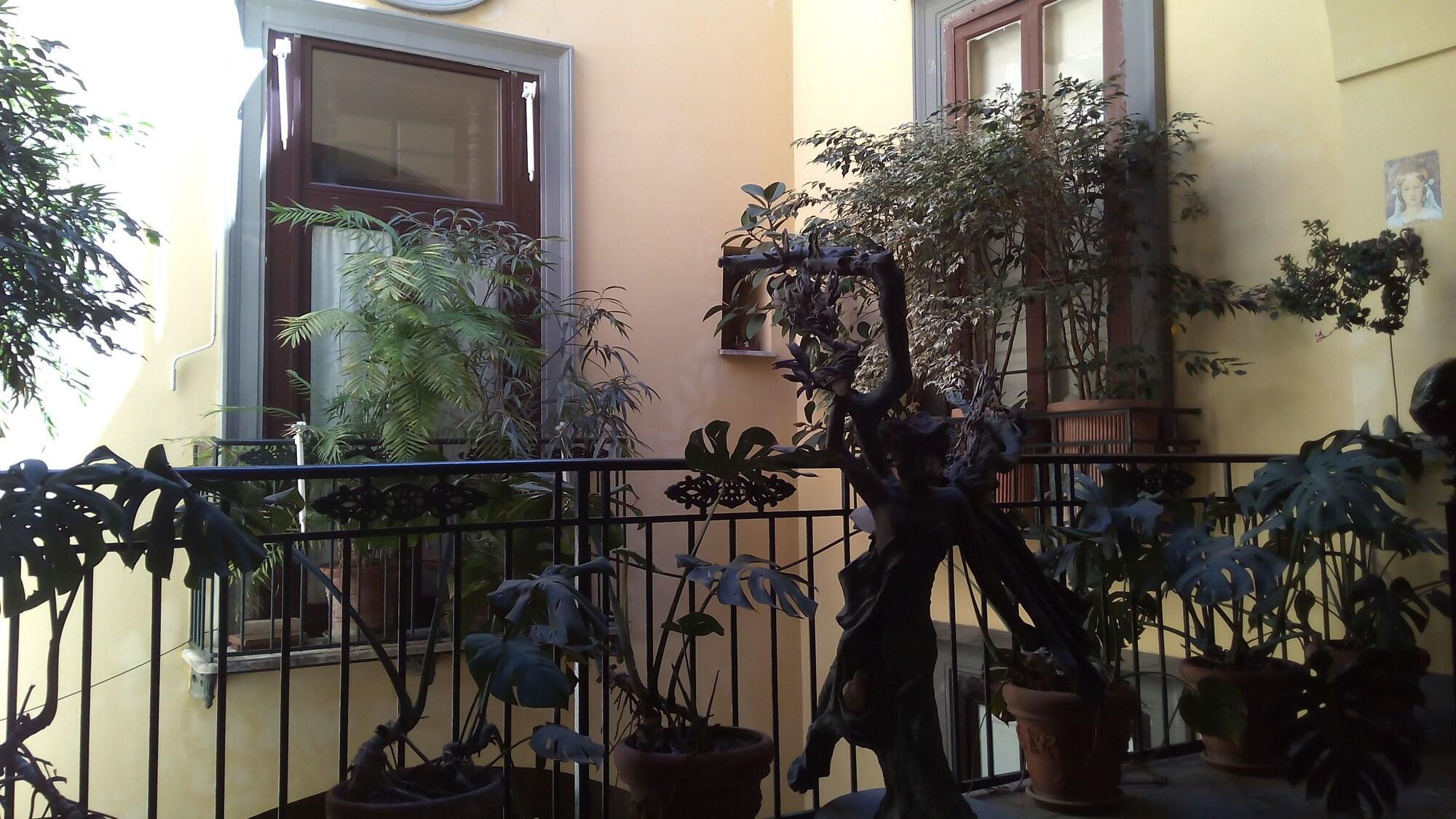 Vista Lobby Sorrento Guest House