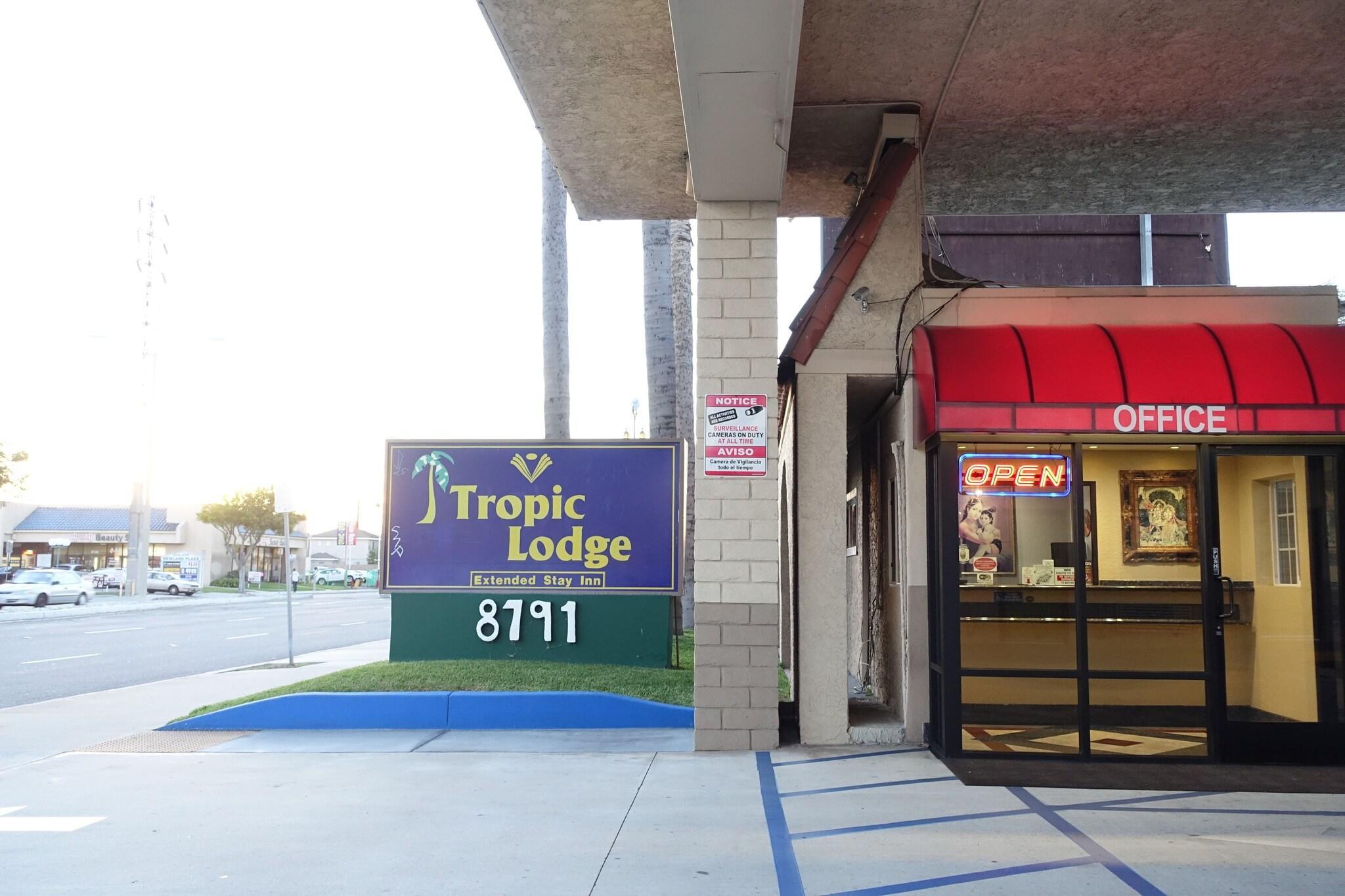 Vista Lobby Tropic Lodge