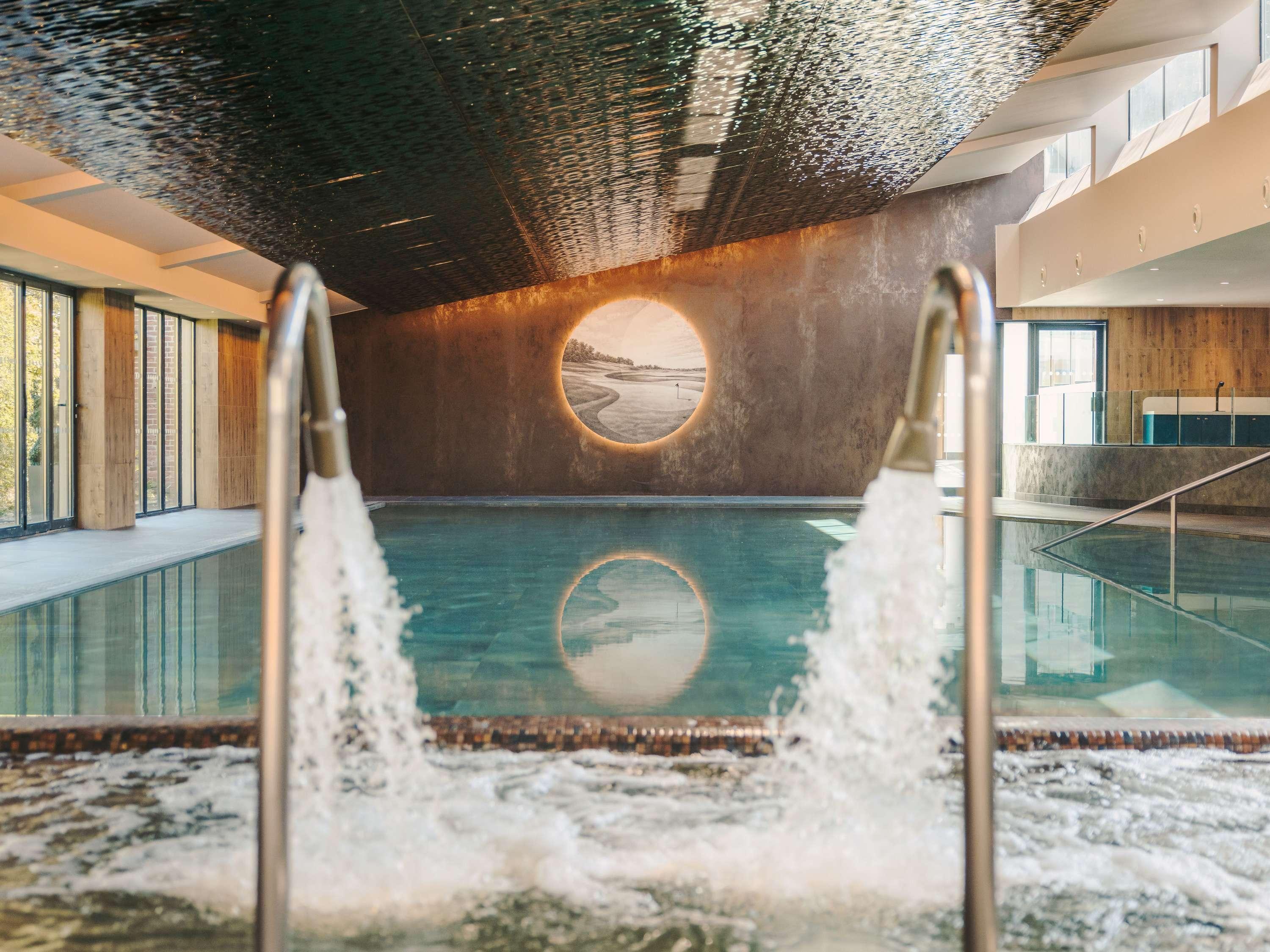 Vista Piscina Fairmont Cheshire The Mere