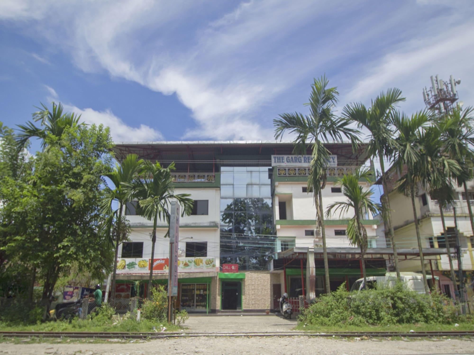 Varios OYO 17215 Garg Residency