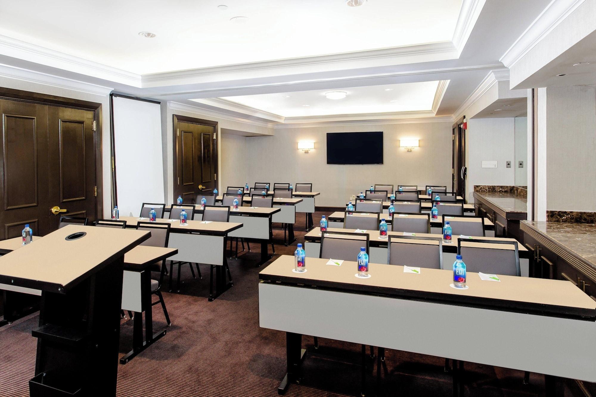 Sala de Reuniones Courtyard by Marriott New York JFK Airport